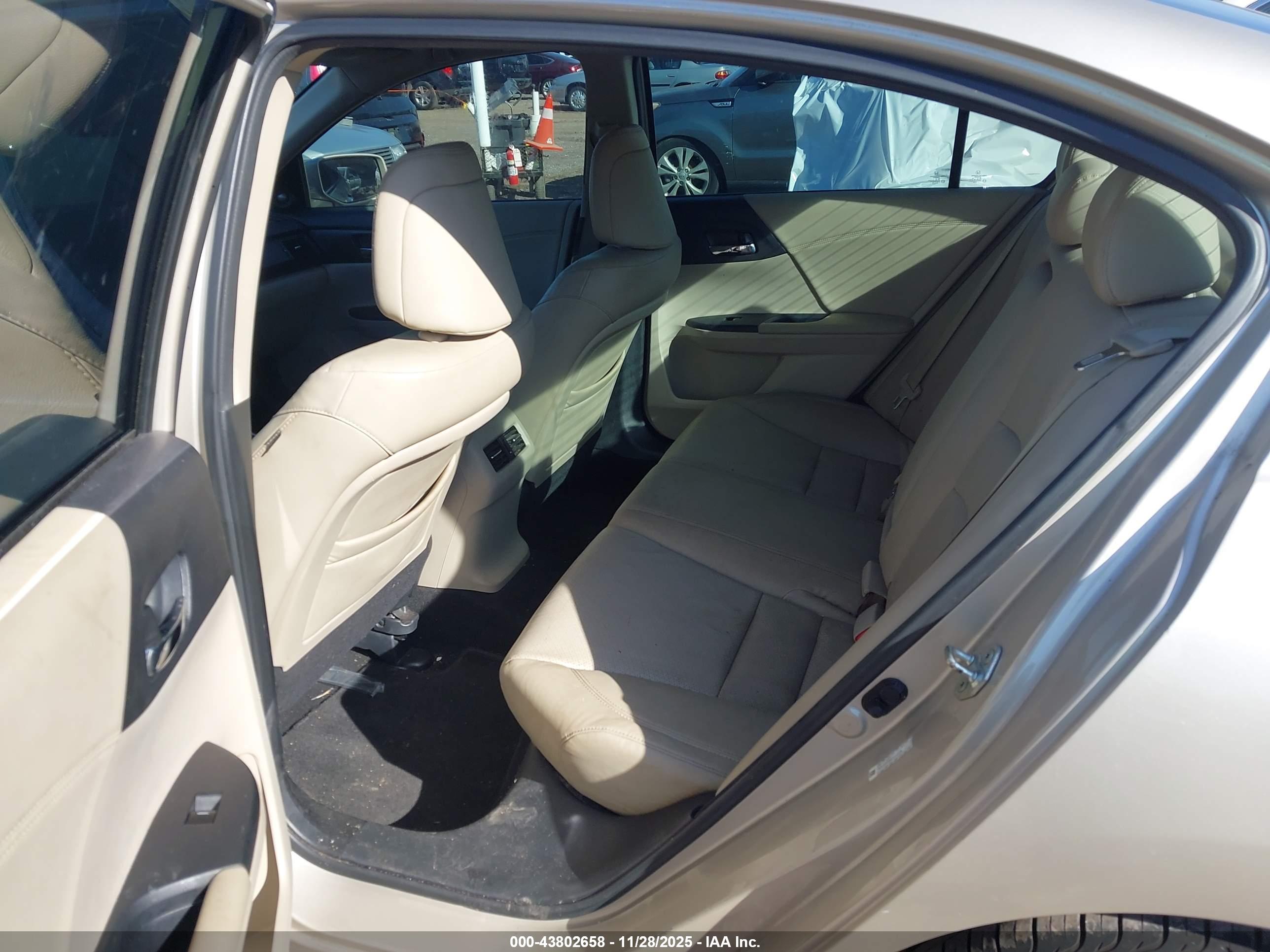 HONDA ACCORD image 8