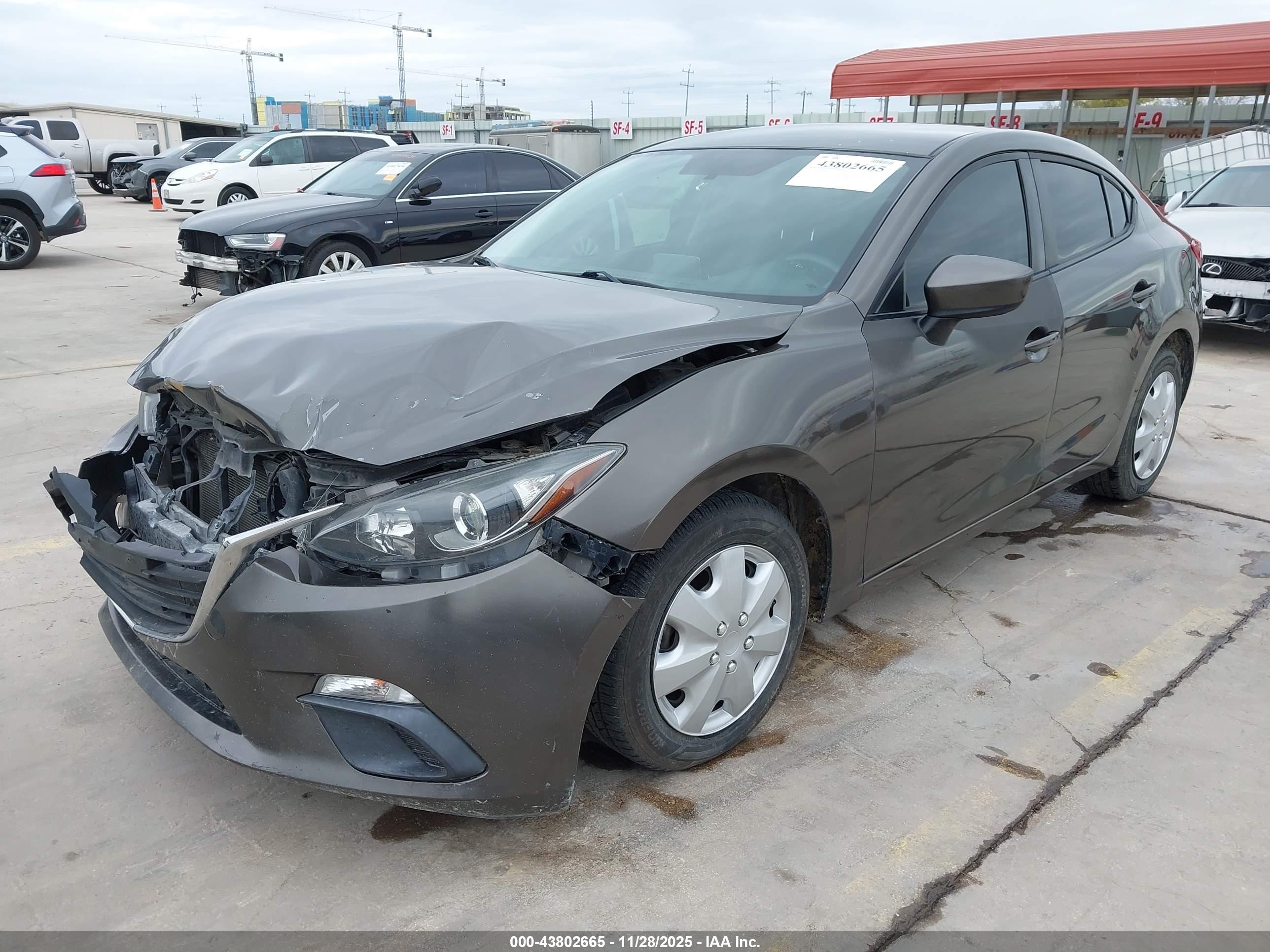MAZDA MAZDA3 image 2