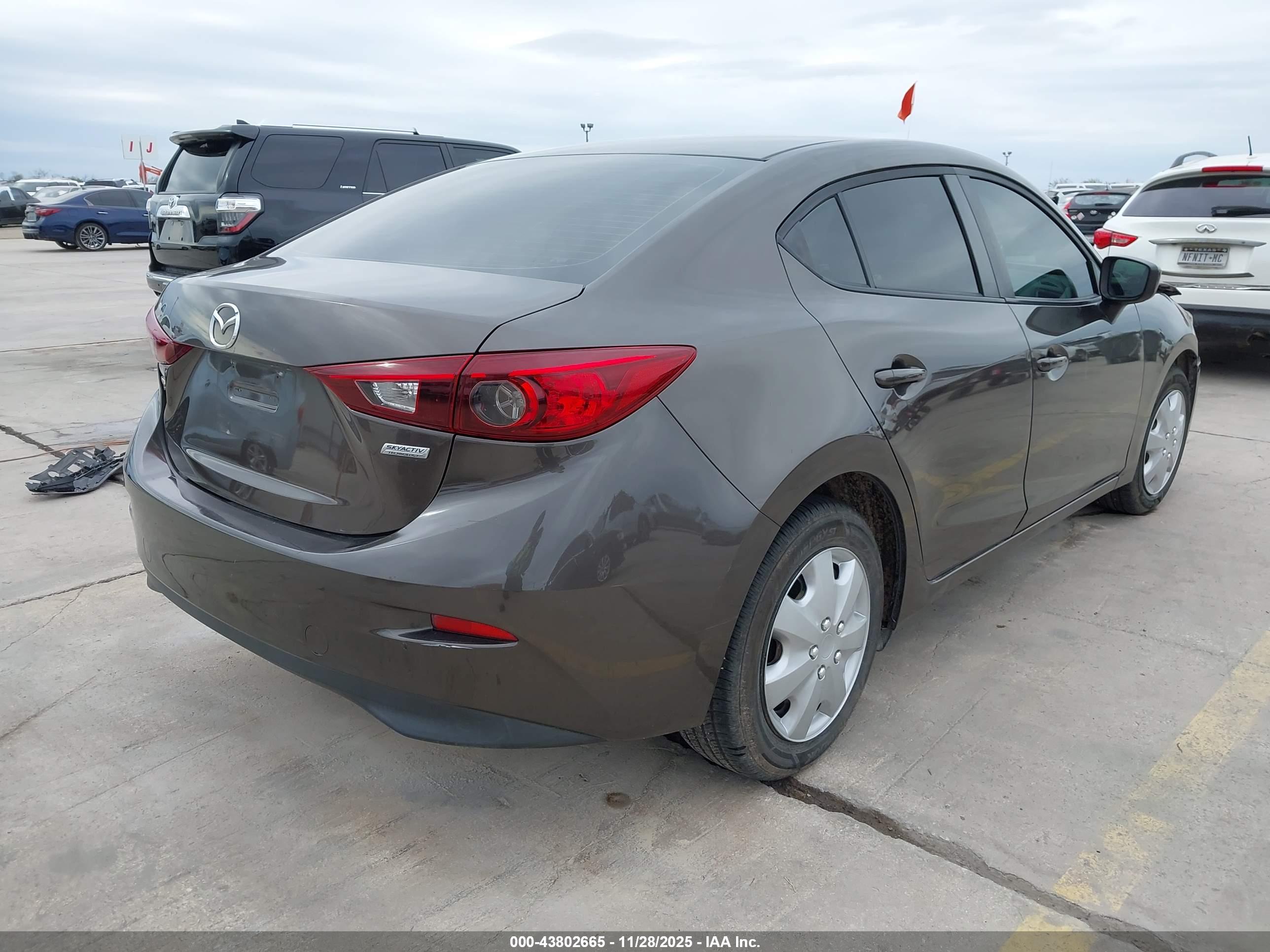 MAZDA MAZDA3 image 4