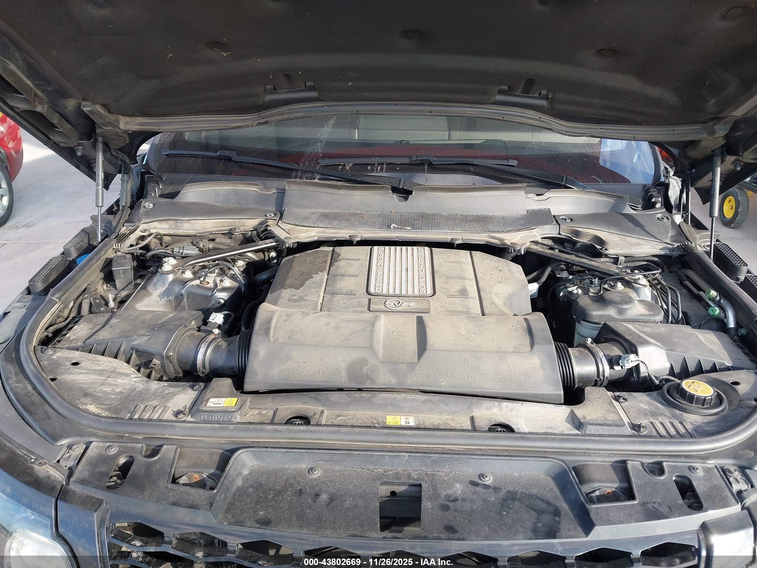 LAND ROVER image 10