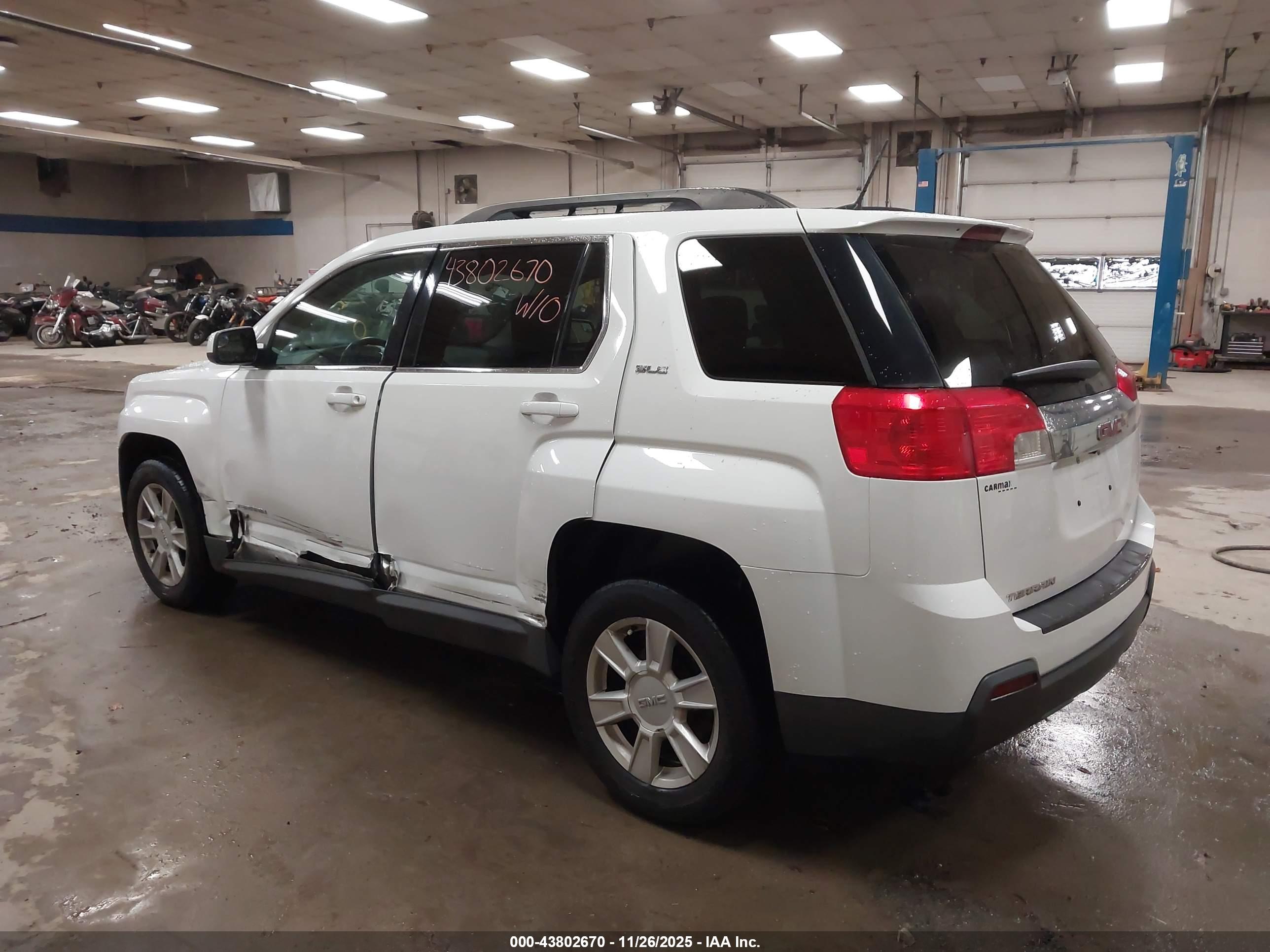 GMC TERRAIN image 3