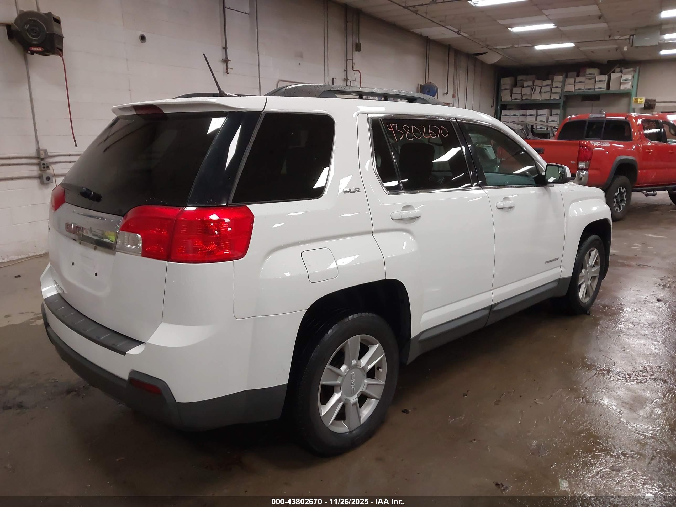 GMC TERRAIN image 4
