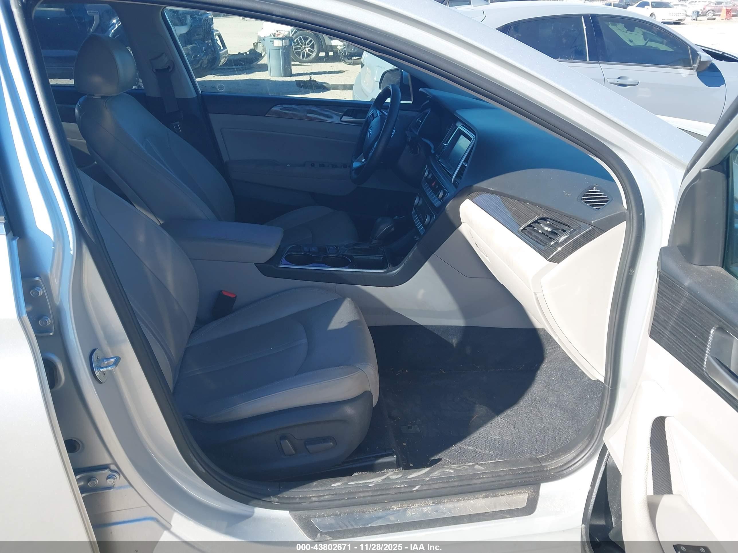 HYUNDAI SONATA image 5