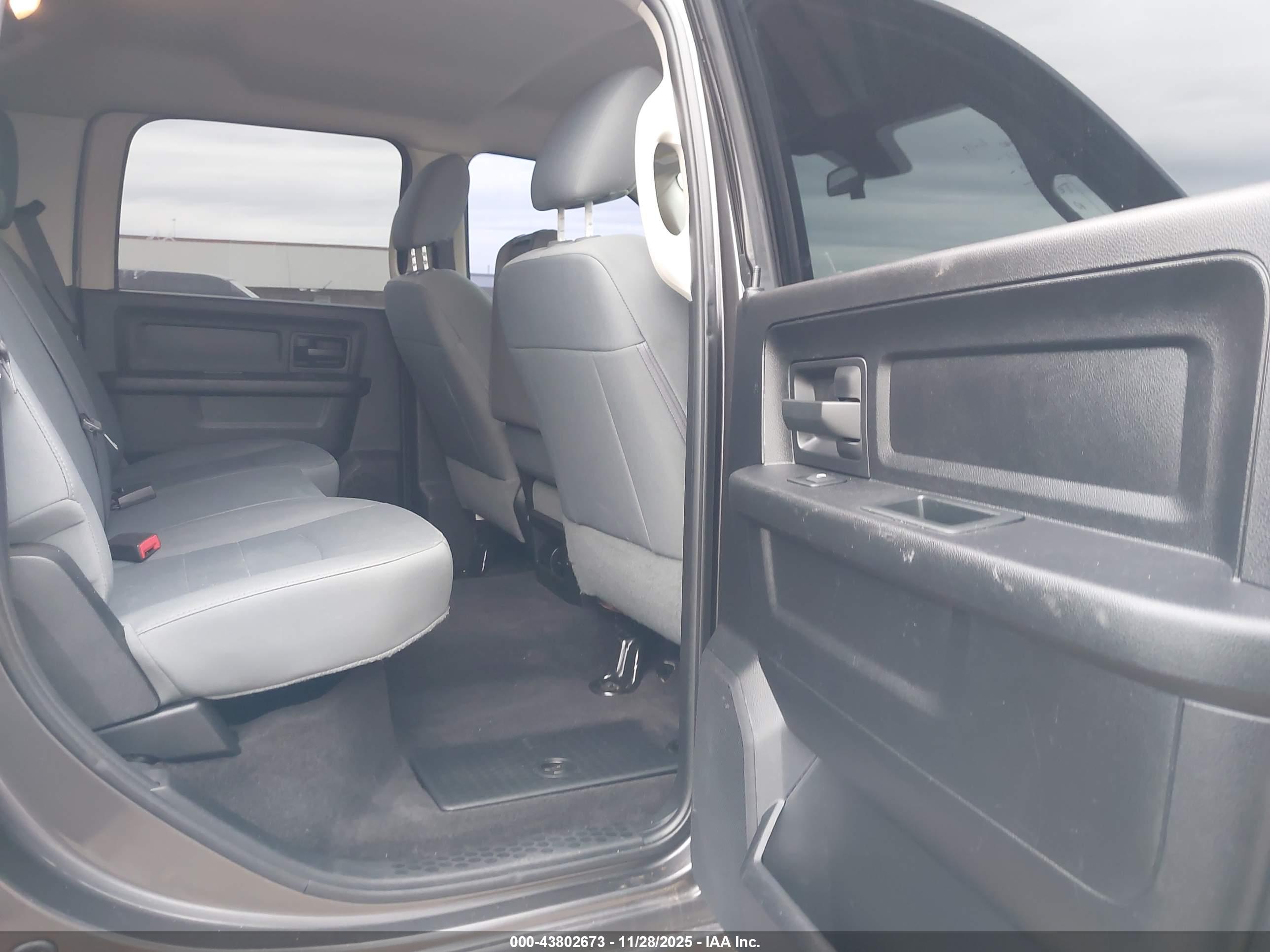RAM 2500 image 8