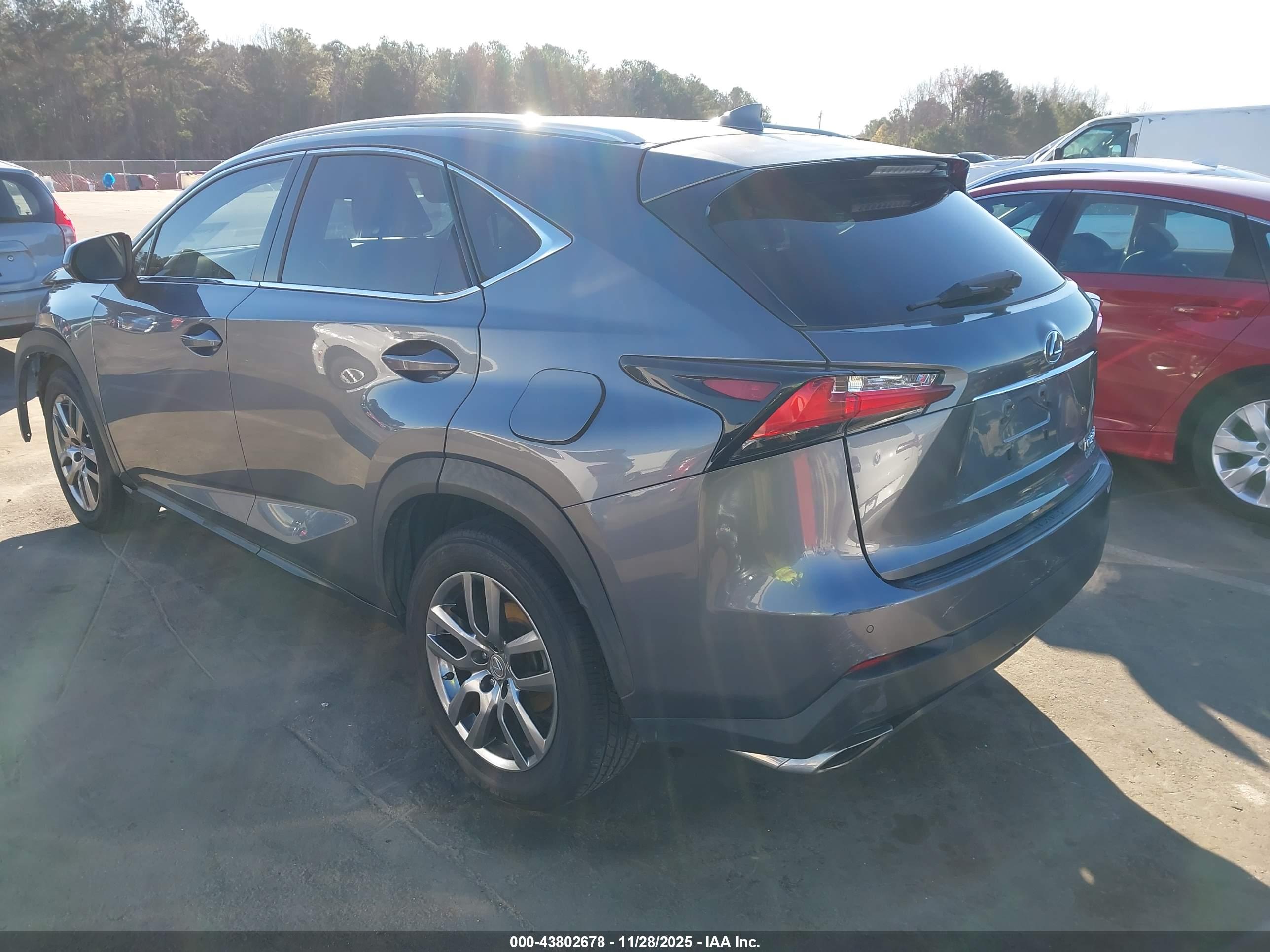 LEXUS NX image 3