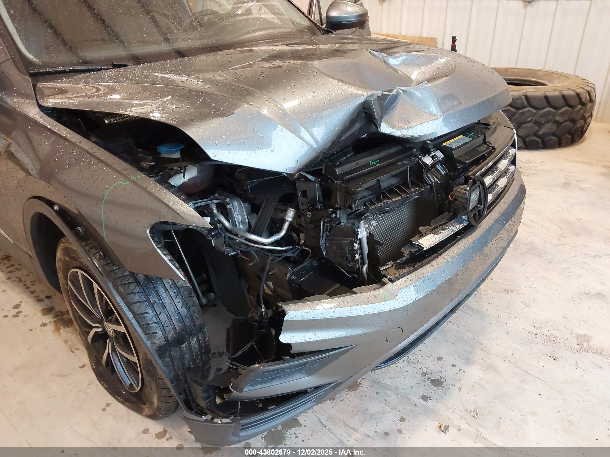 VOLKSWAGEN TIGUAN image 6
