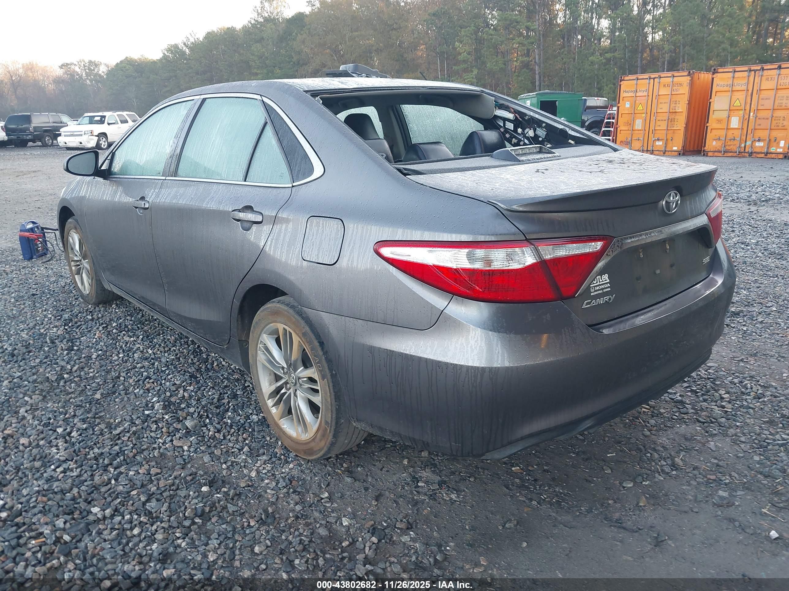 TOYOTA CAMRY image 3