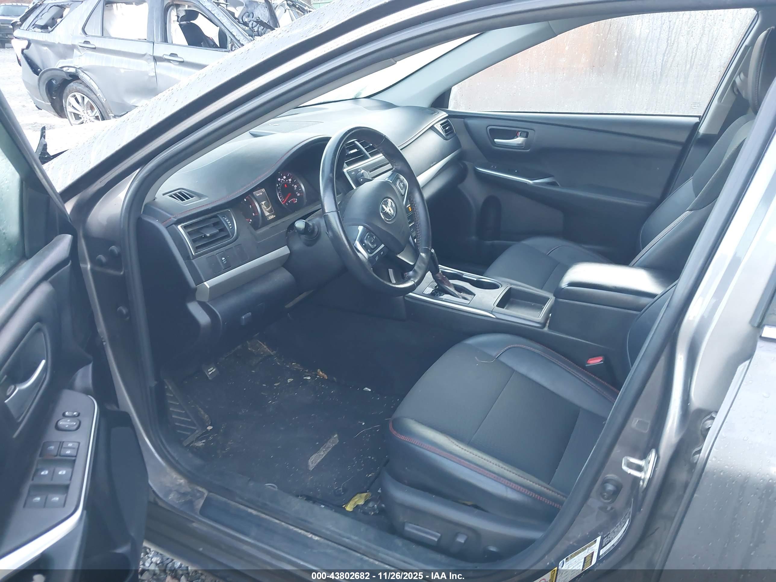 TOYOTA CAMRY image 5