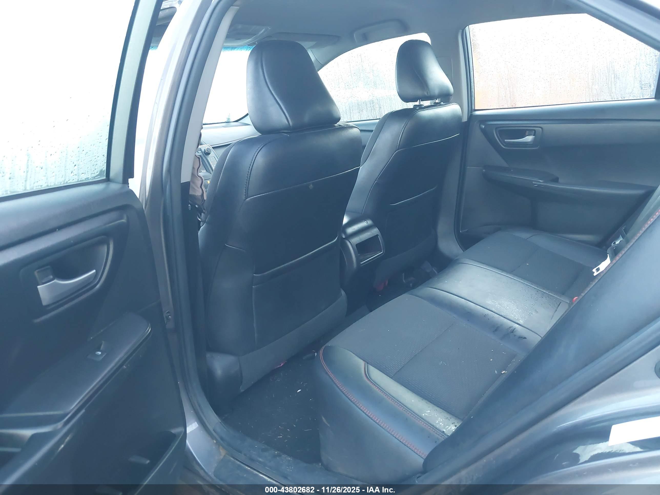 TOYOTA CAMRY image 8
