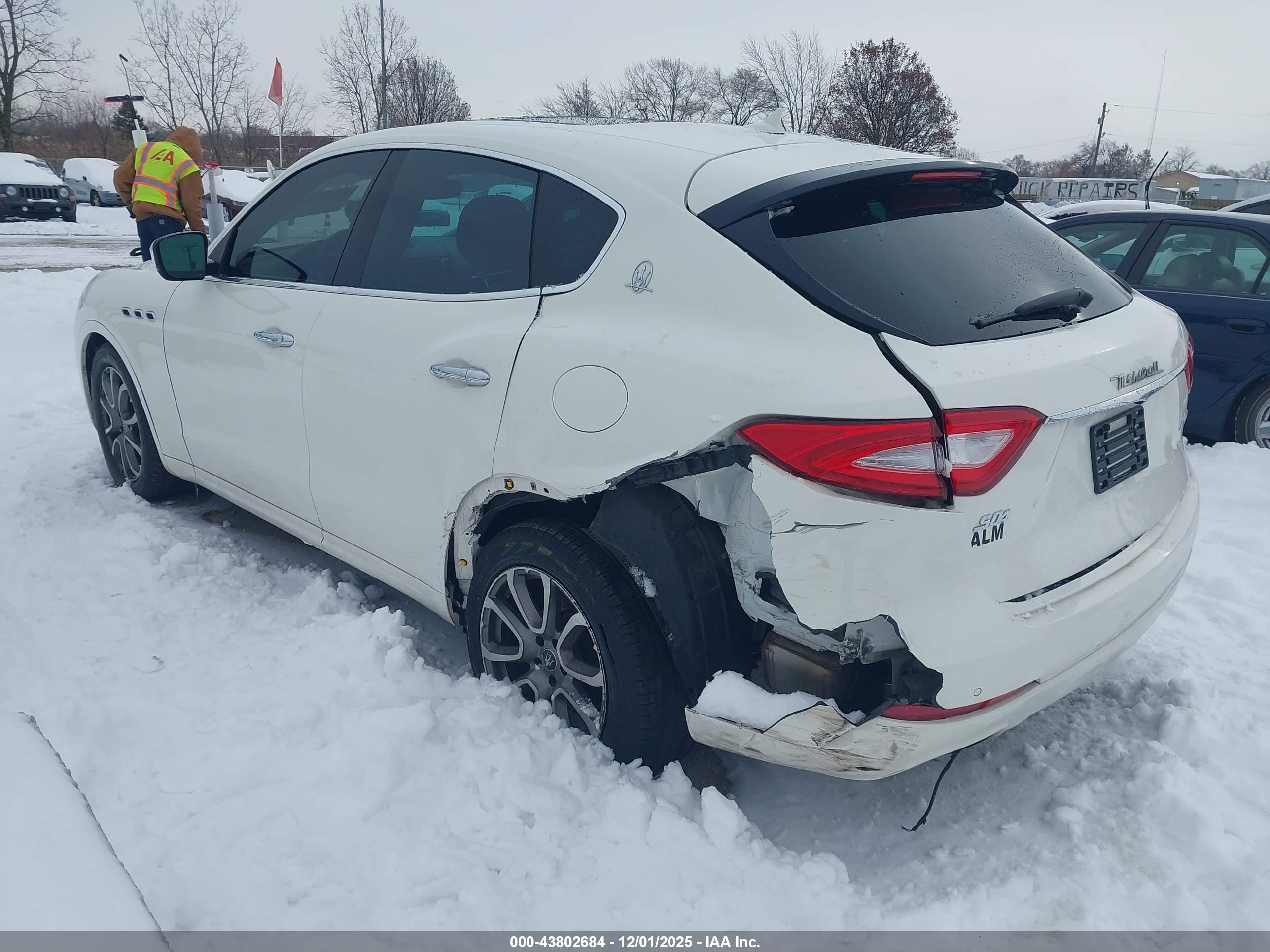 MASERATI LEVANTE image 3