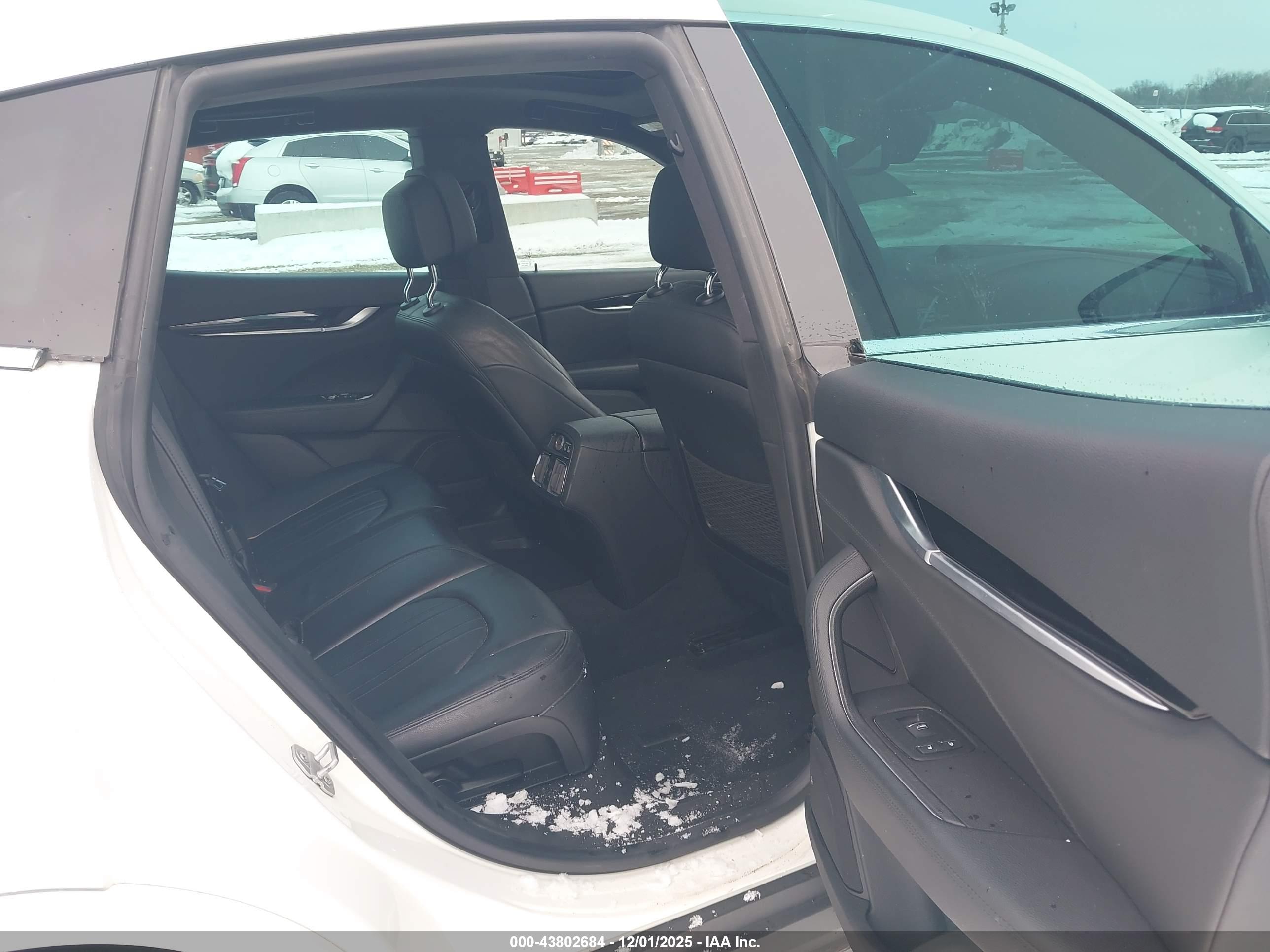 MASERATI LEVANTE image 8