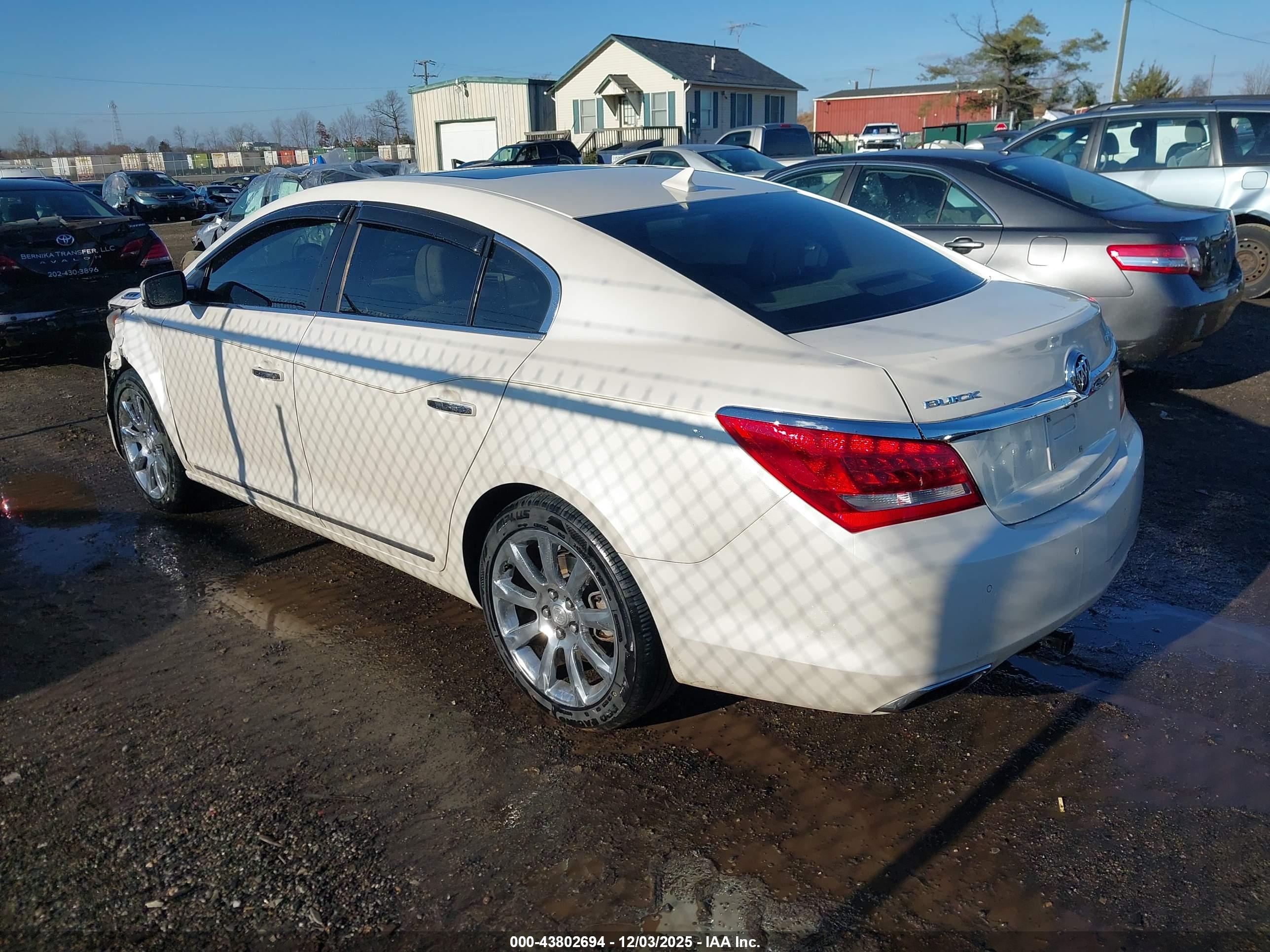 BUICK LACROSSE image 3