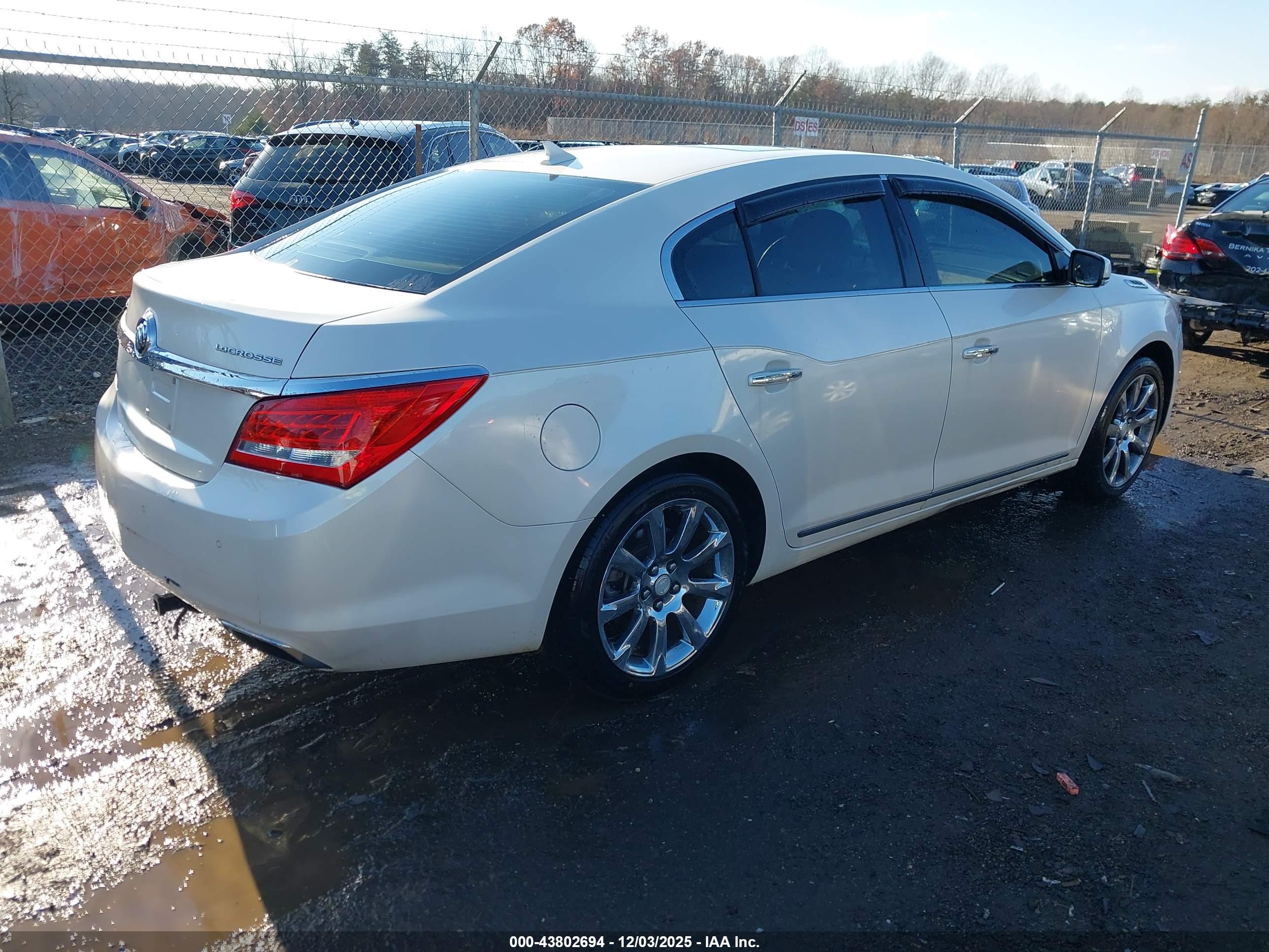 BUICK LACROSSE image 4