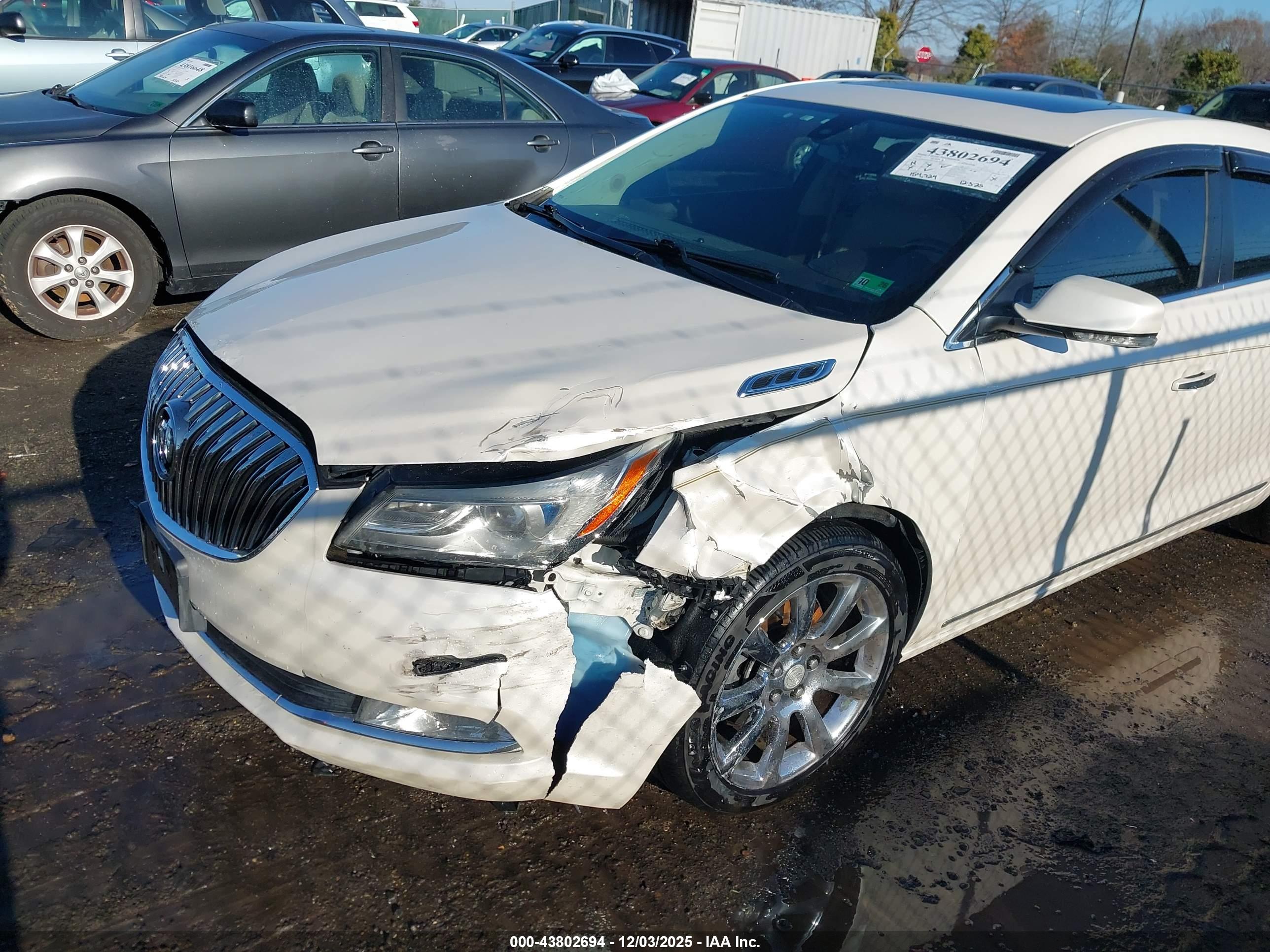 BUICK LACROSSE image 6
