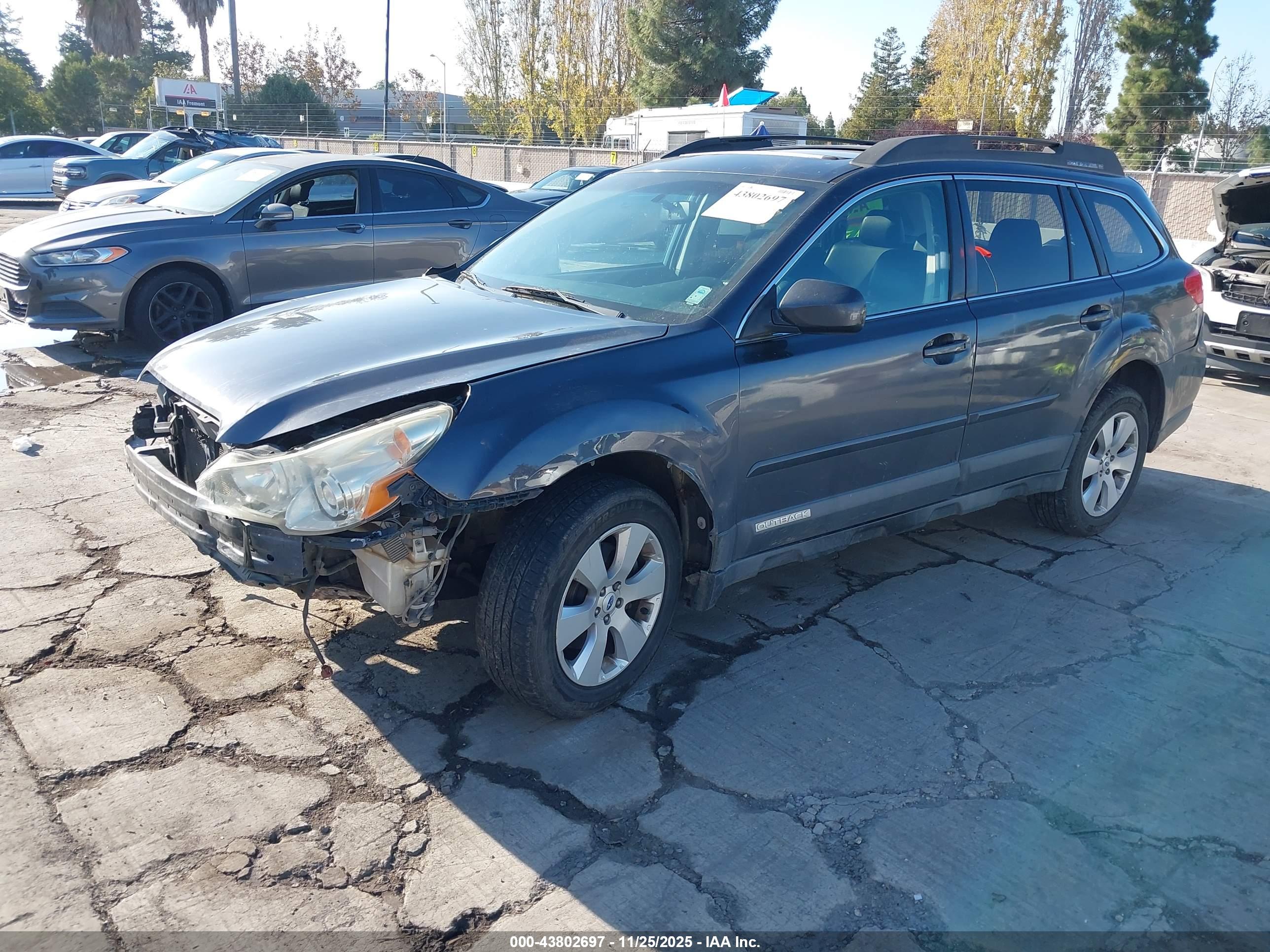 SUBARU OUTBACK image 2
