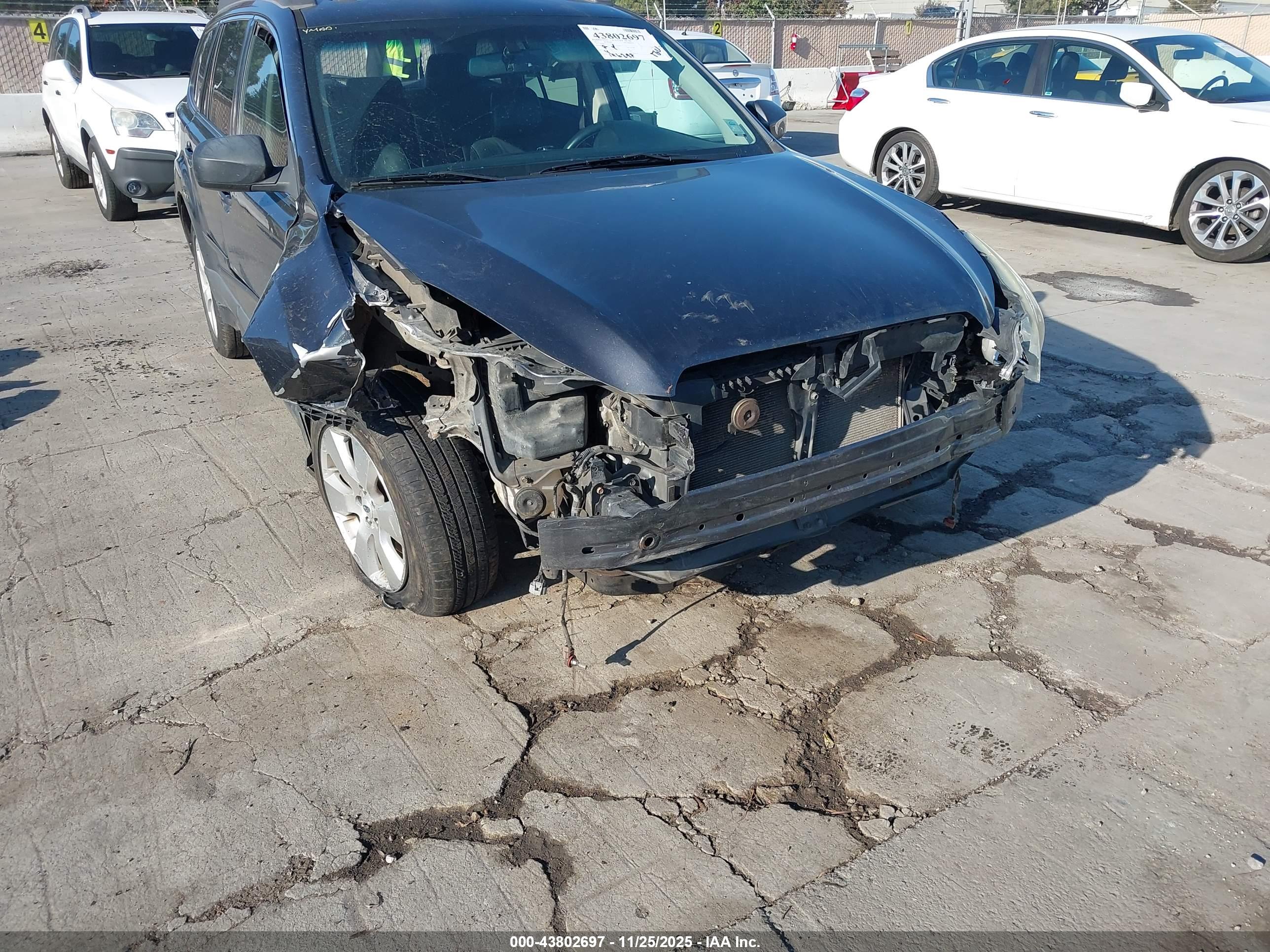 SUBARU OUTBACK image 6