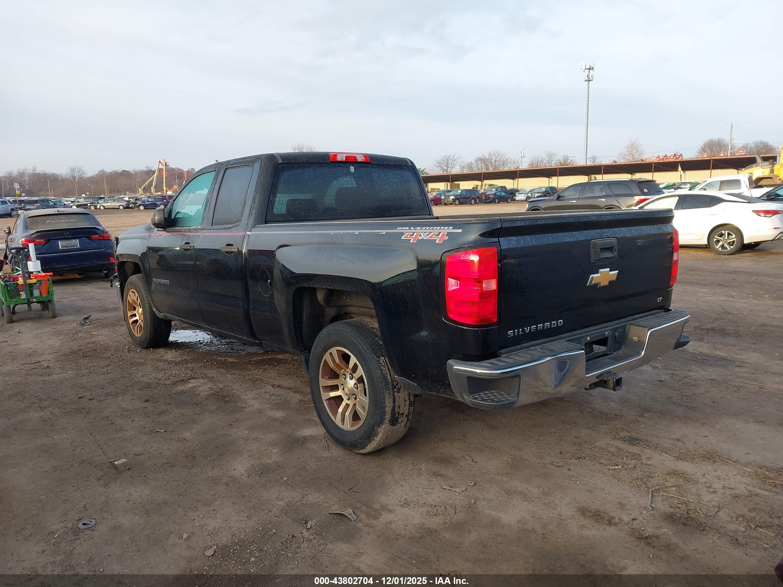 CHEVROLET SILVERADO image 3