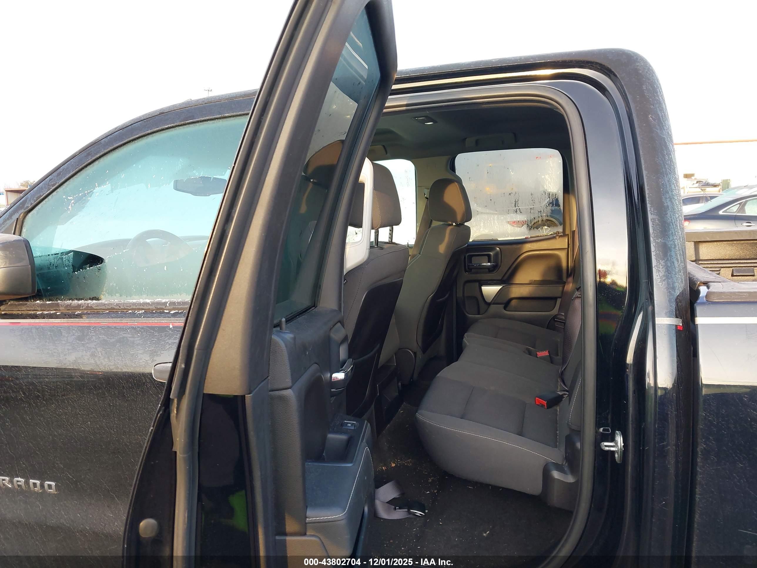 CHEVROLET SILVERADO image 8