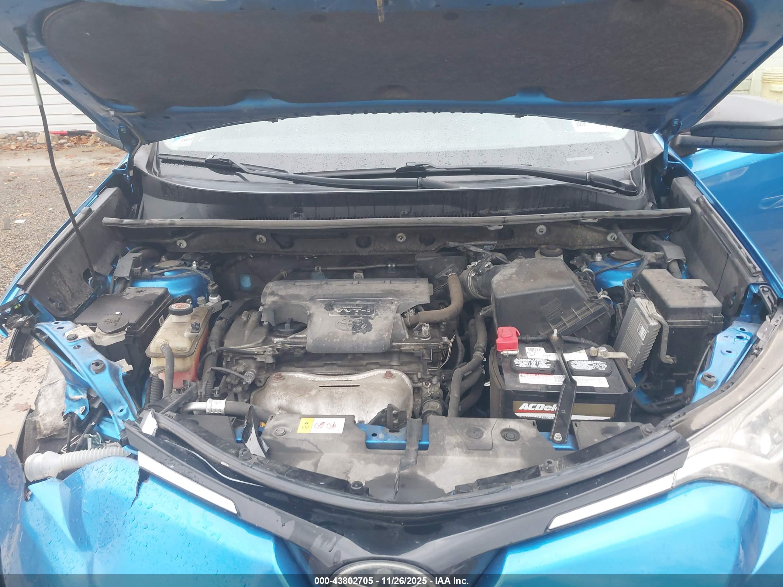 TOYOTA RAV4 image 10