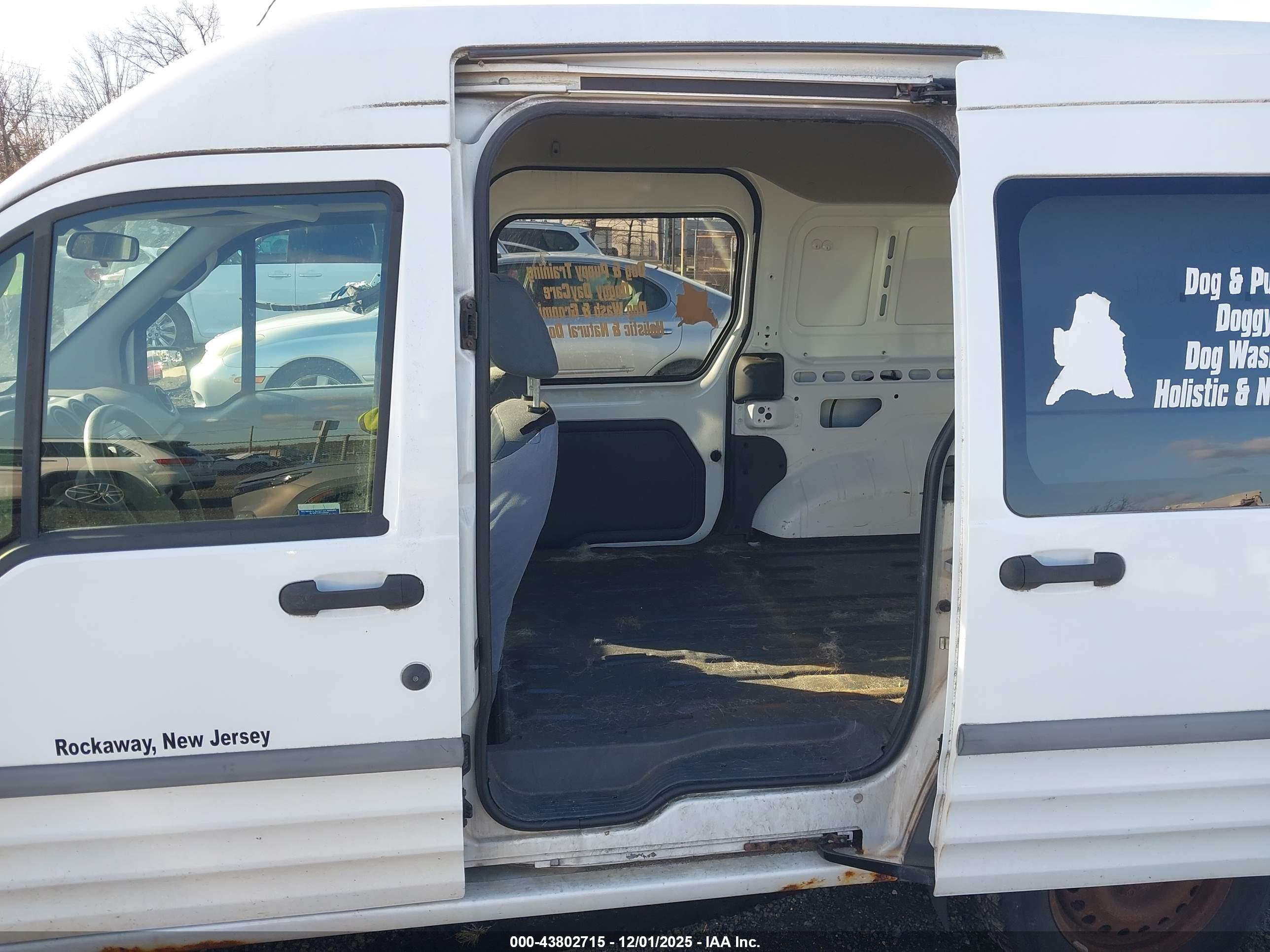 FORD TRANSIT image 8