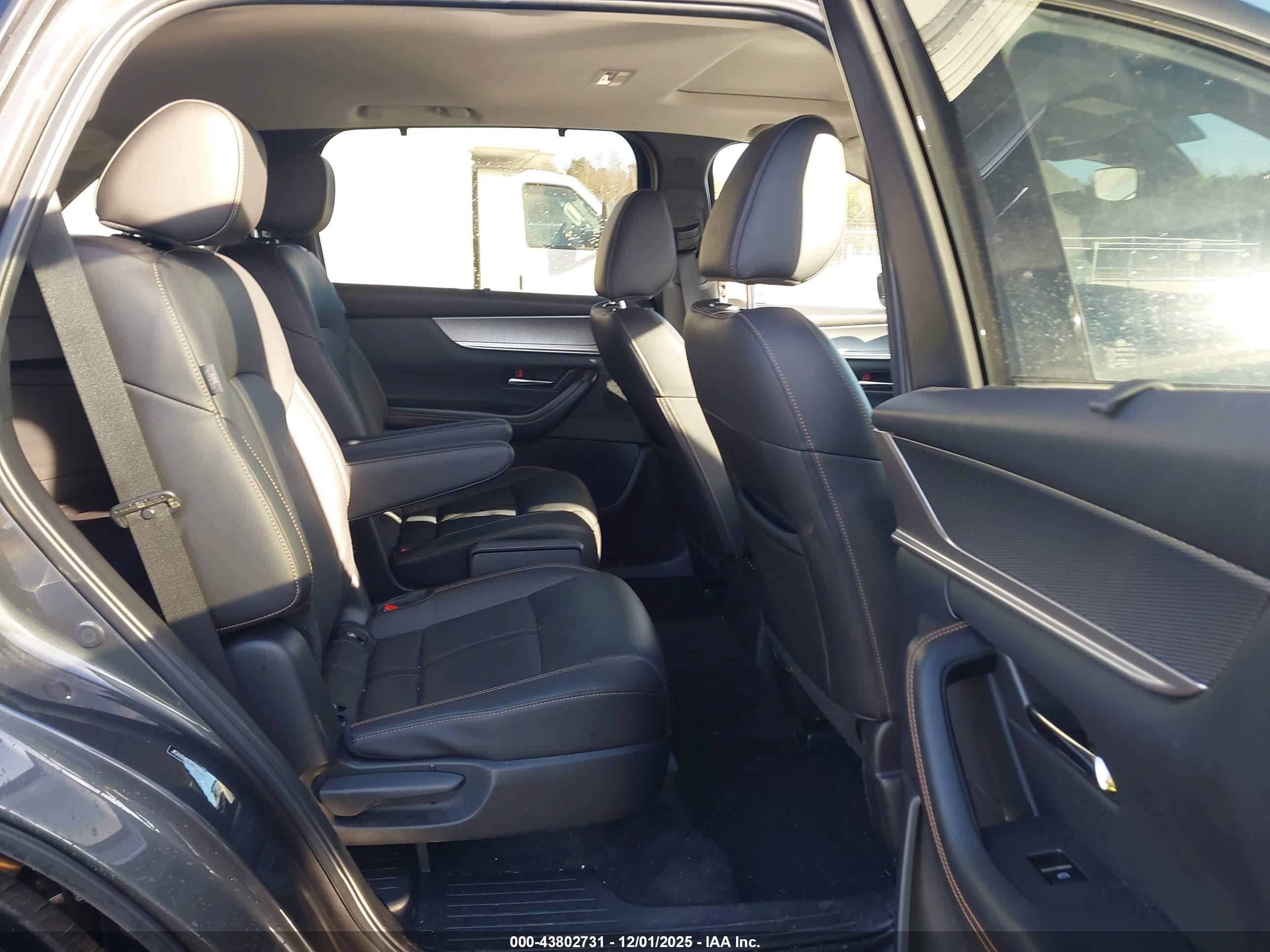 MAZDA CX-90 image 8