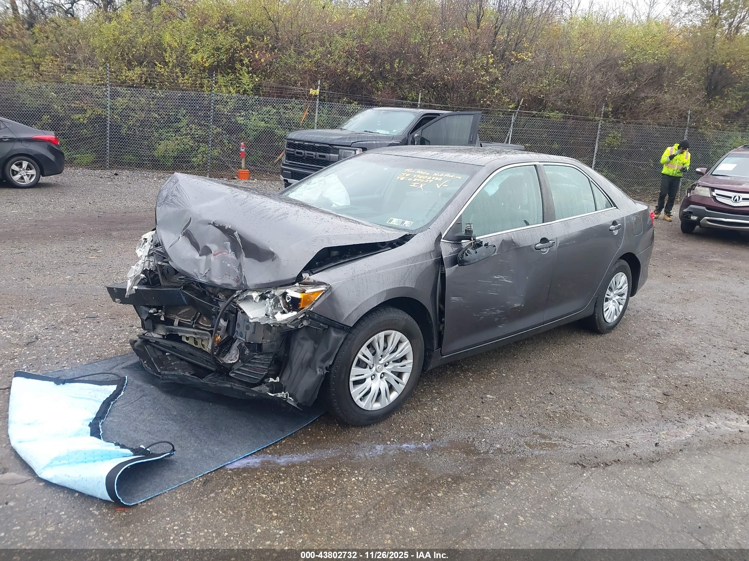 TOYOTA CAMRY image 2