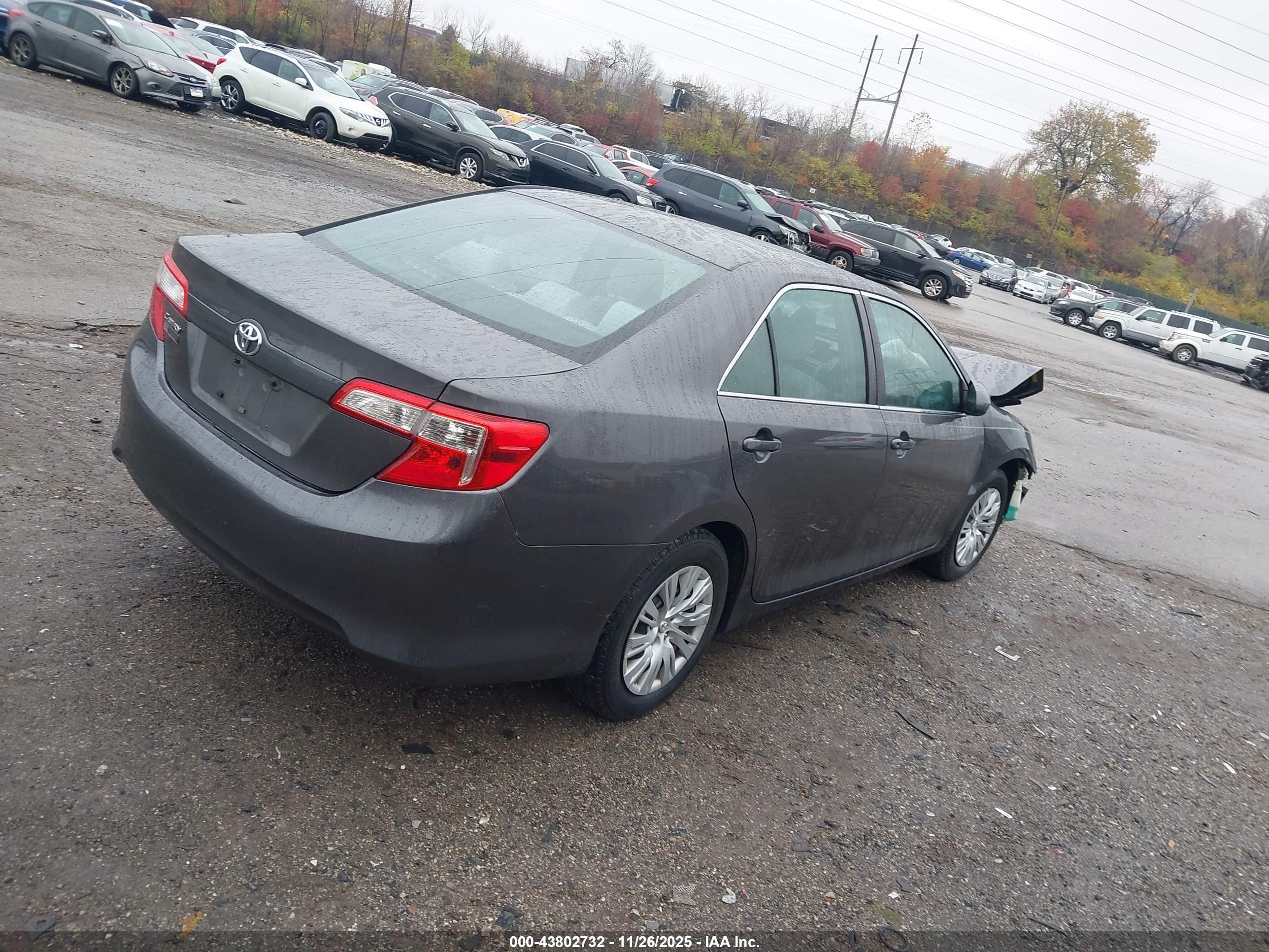 TOYOTA CAMRY image 4