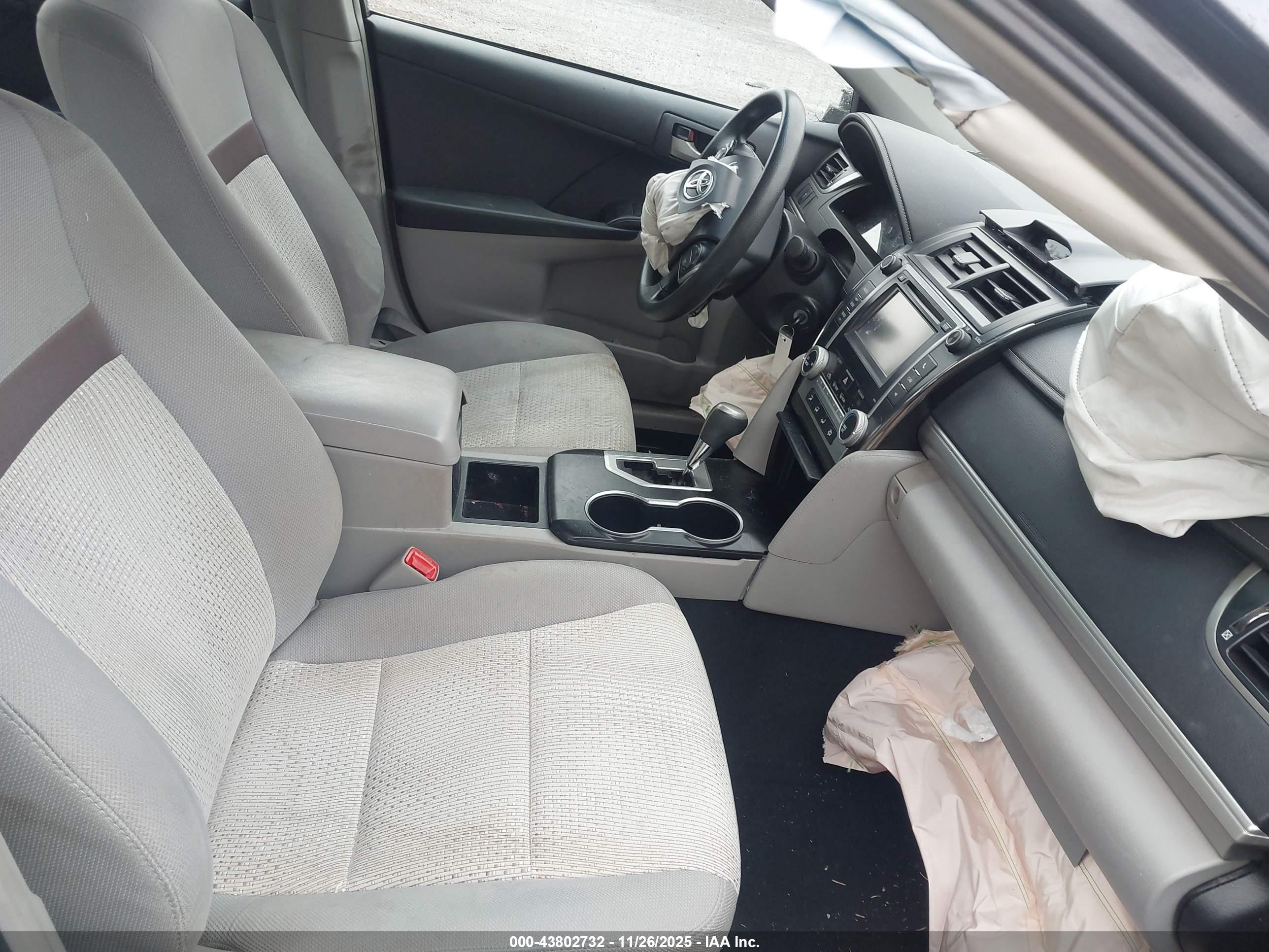 TOYOTA CAMRY image 5
