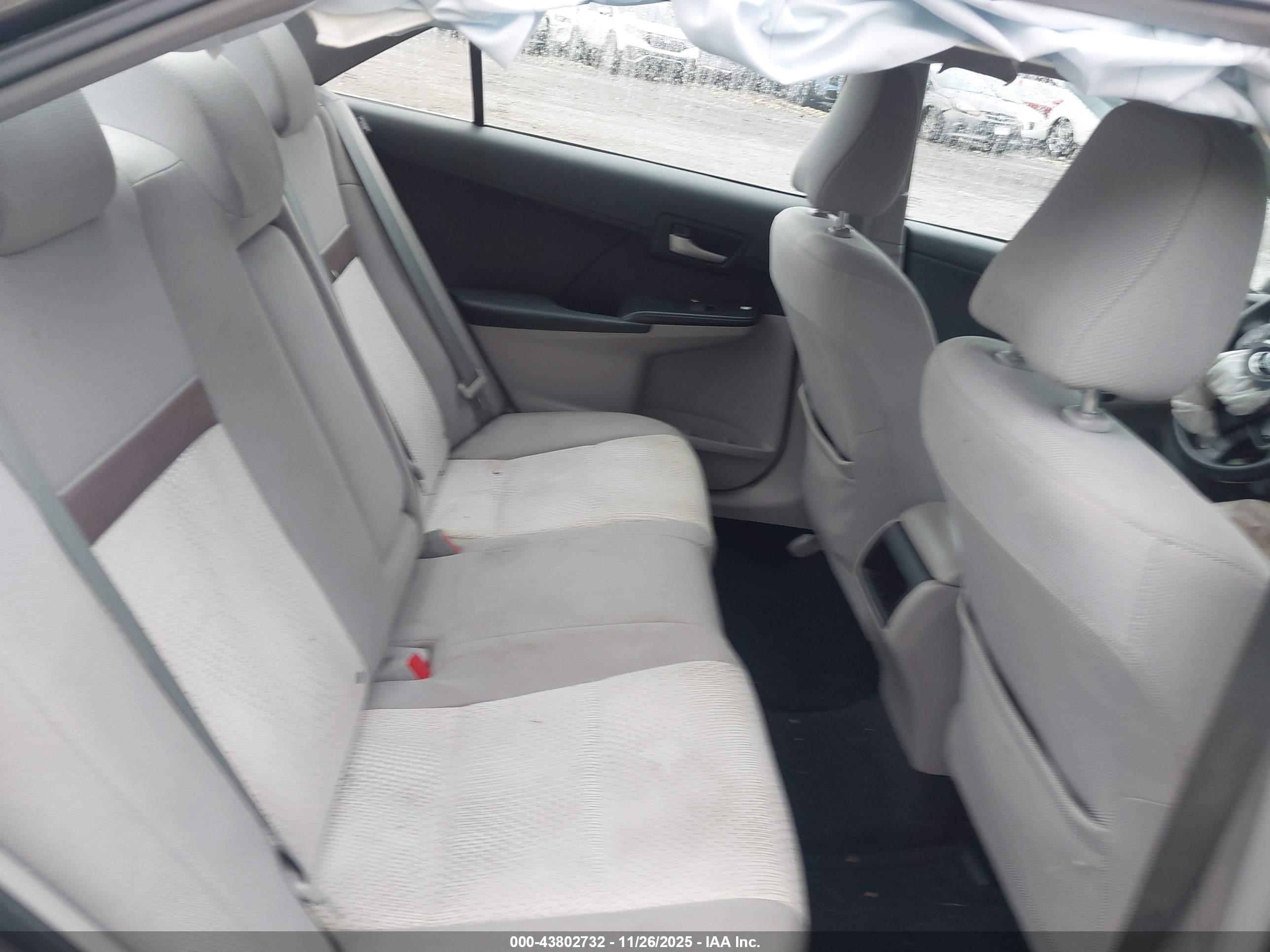 TOYOTA CAMRY image 8