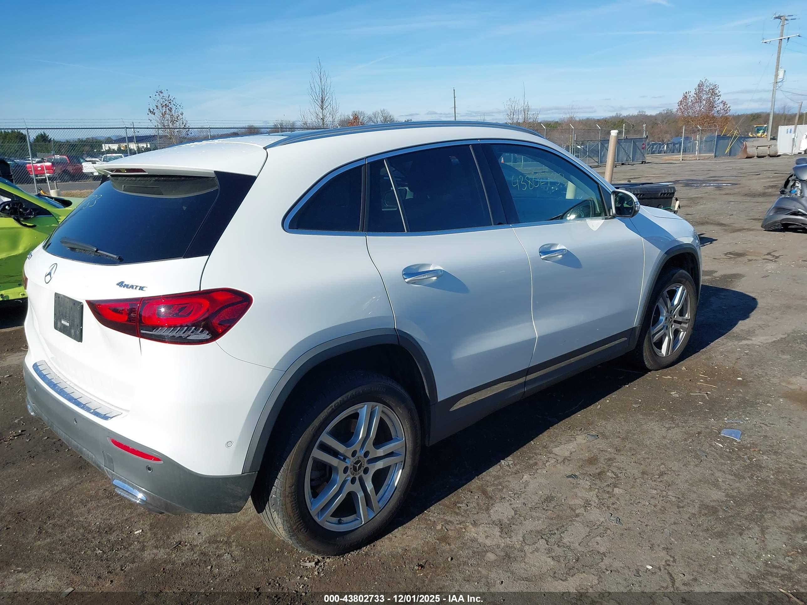 MERCEDES-BENZ GLA image 4