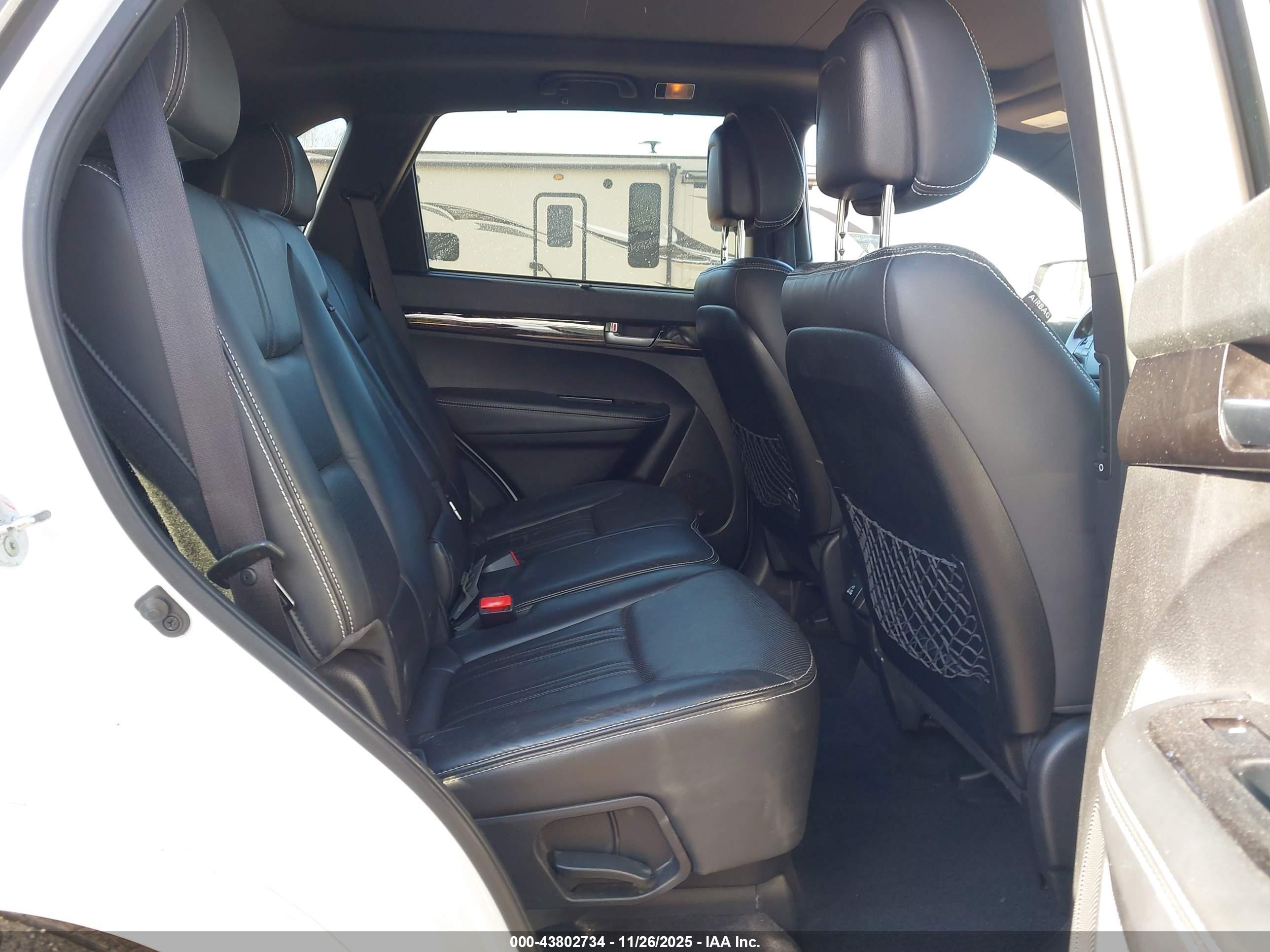 KIA SORENTO image 8