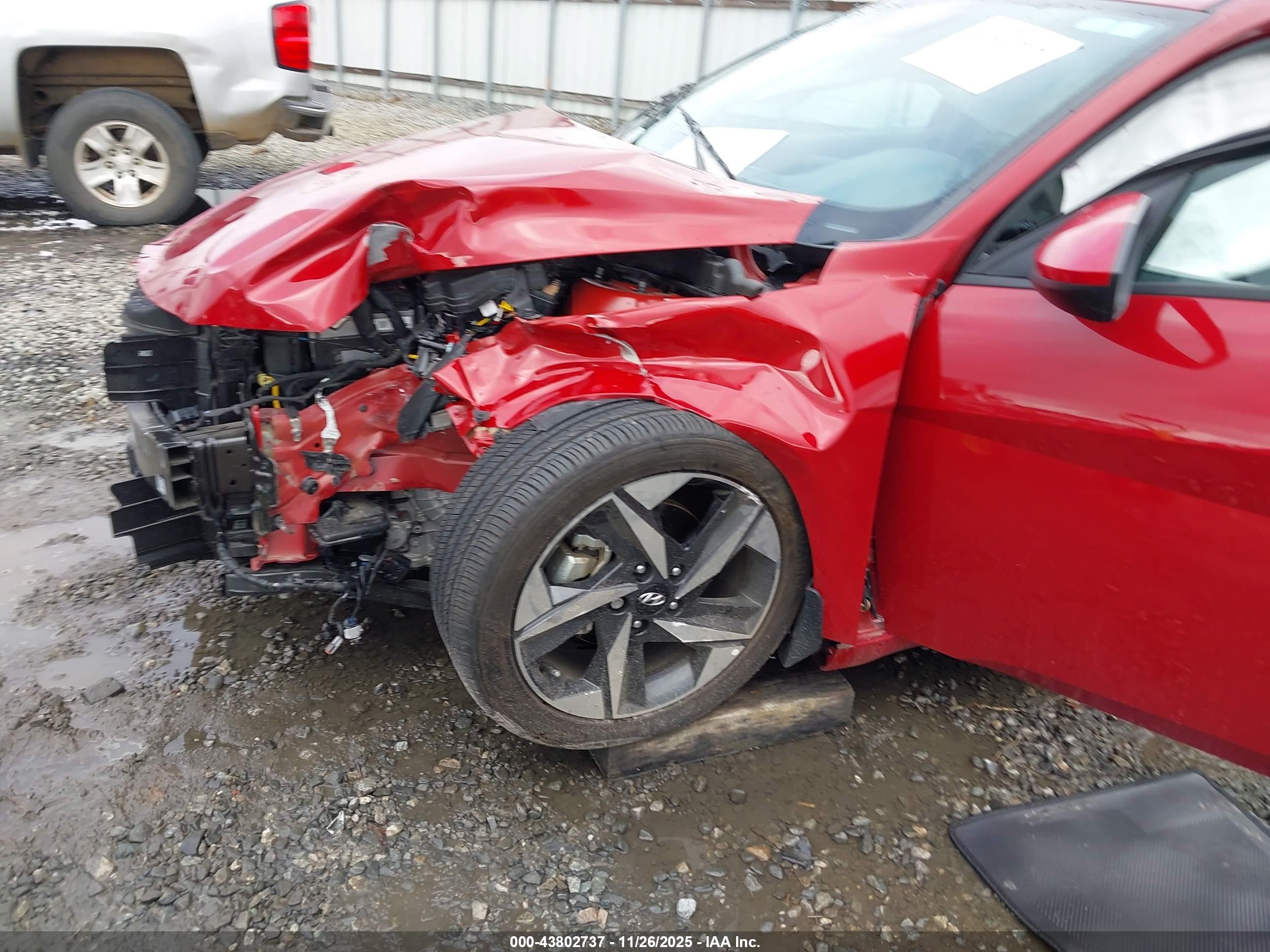 HYUNDAI ELANTRA image 6