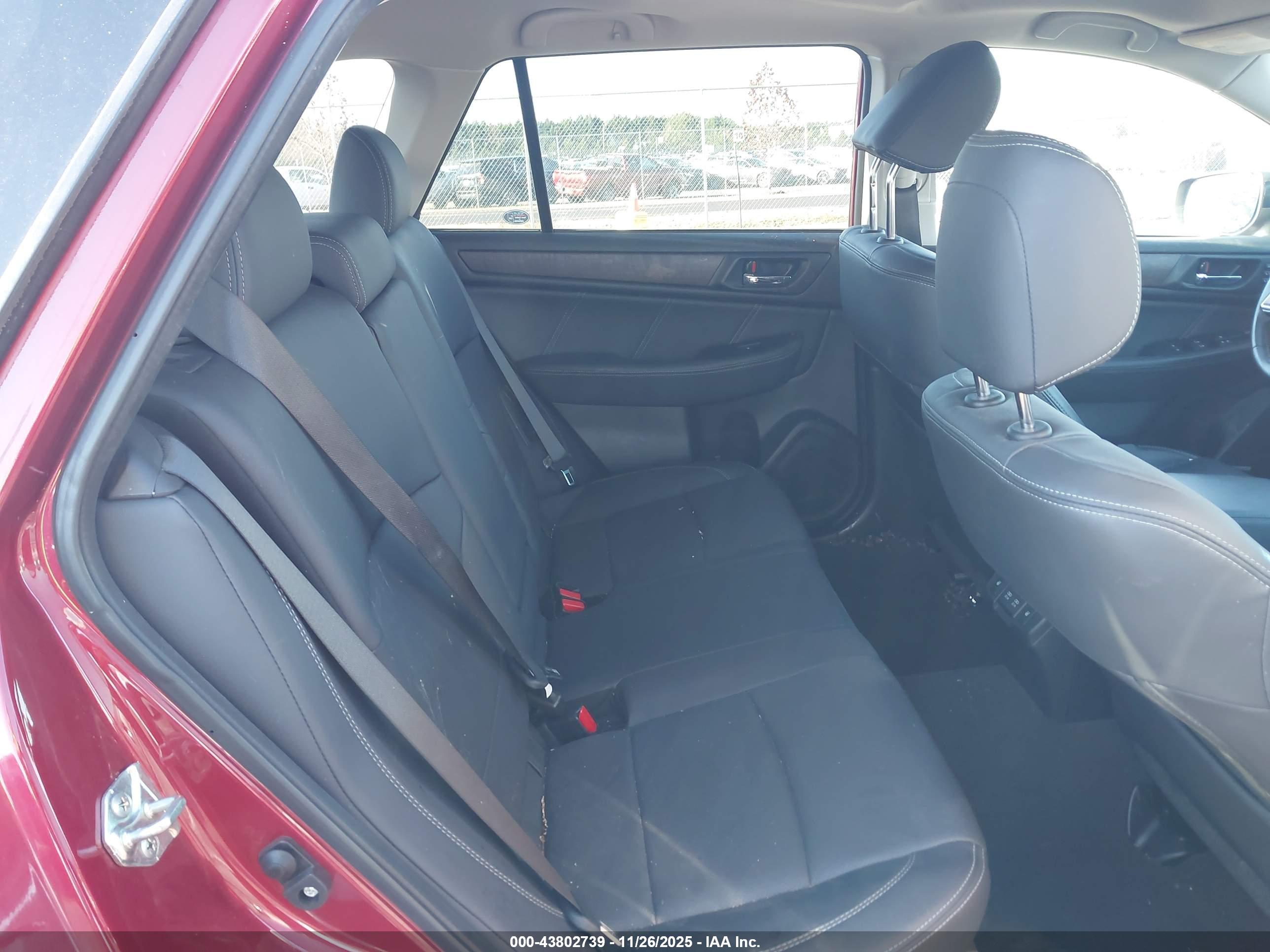 SUBARU OUTBACK image 8