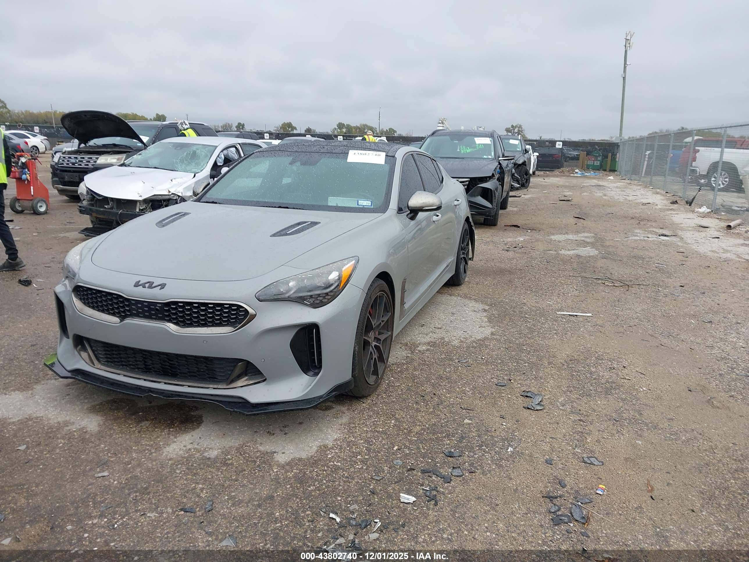 KIA STINGER image 2