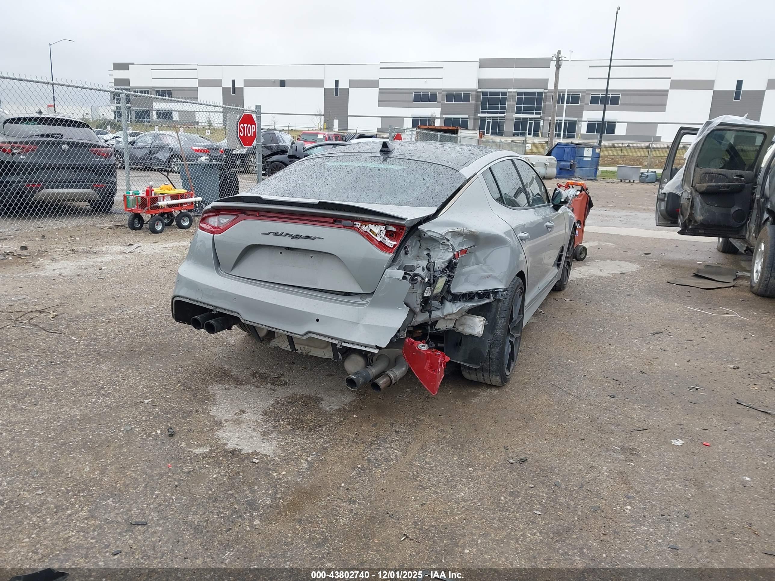 KIA STINGER image 4