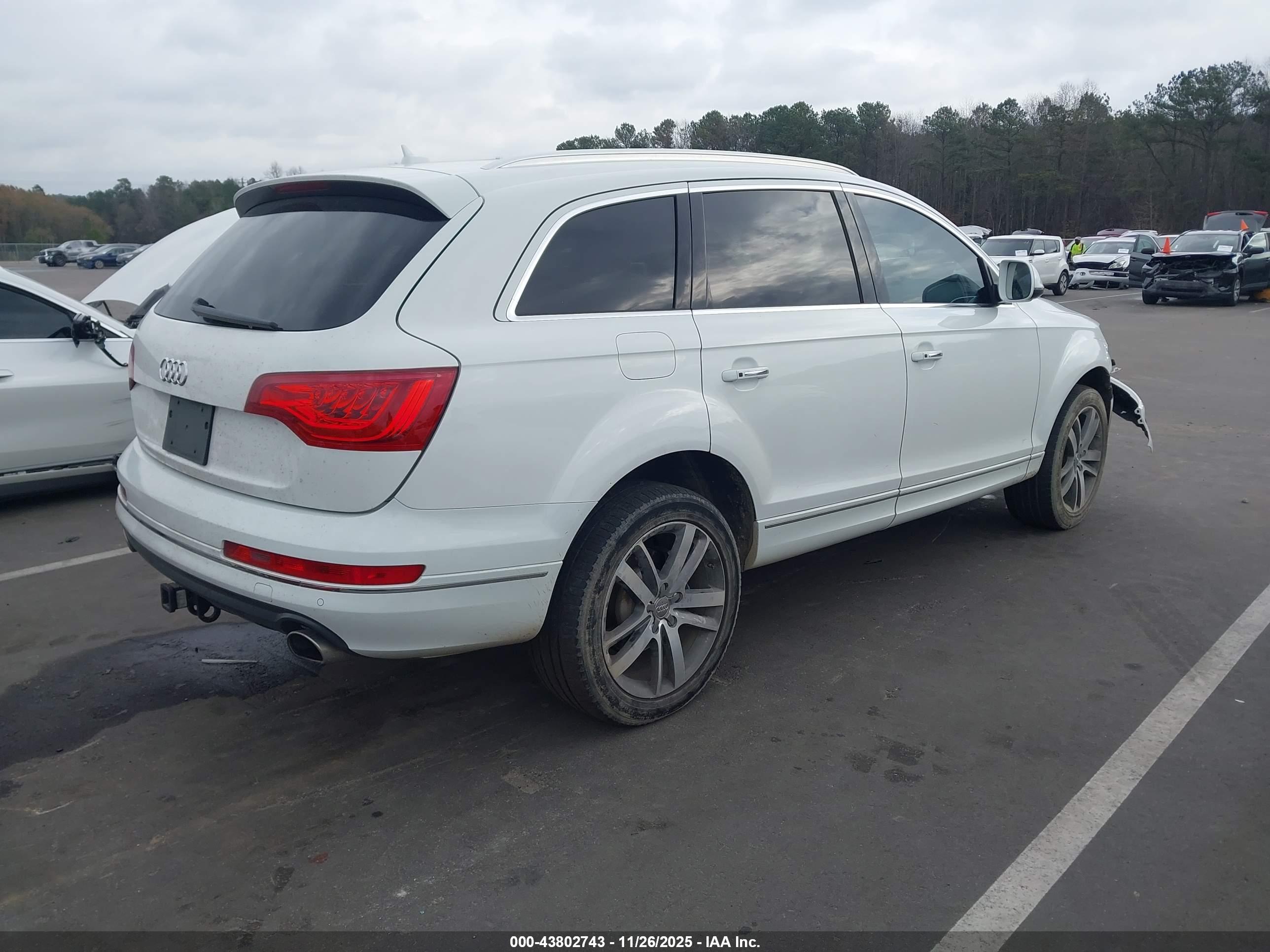 AUDI Q7 image 4