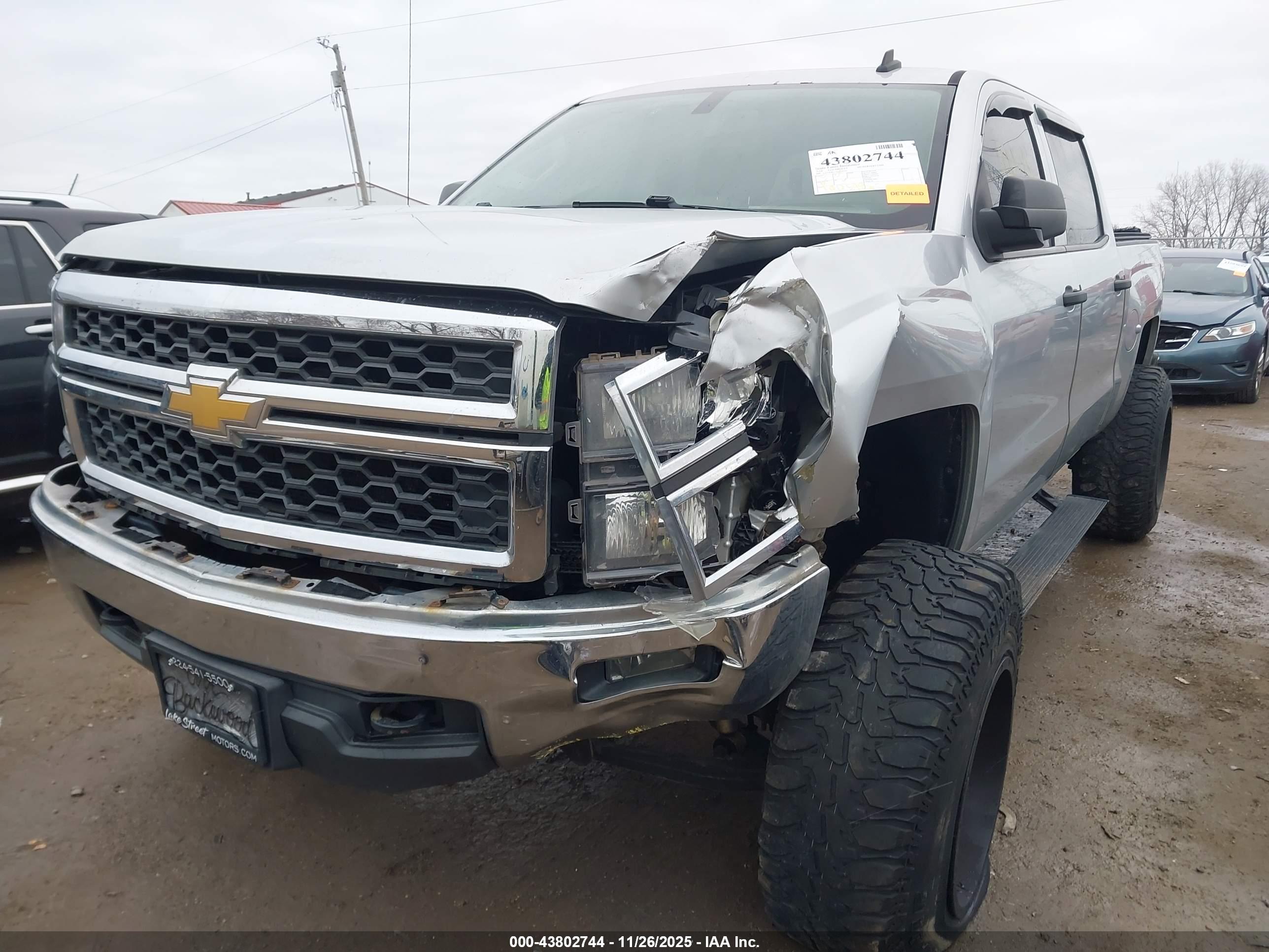 CHEVROLET SILVERADO image 6