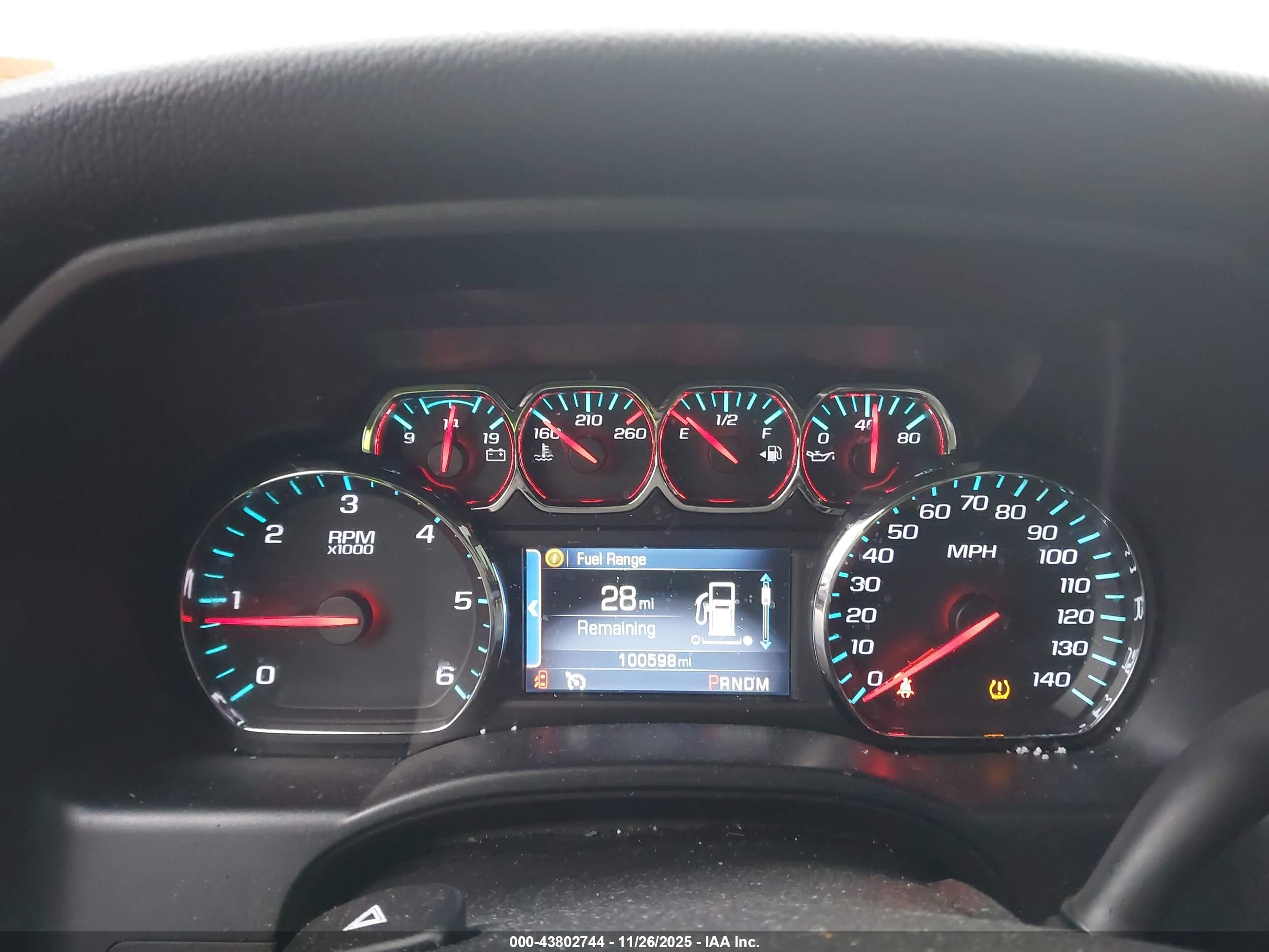 CHEVROLET SILVERADO image 7