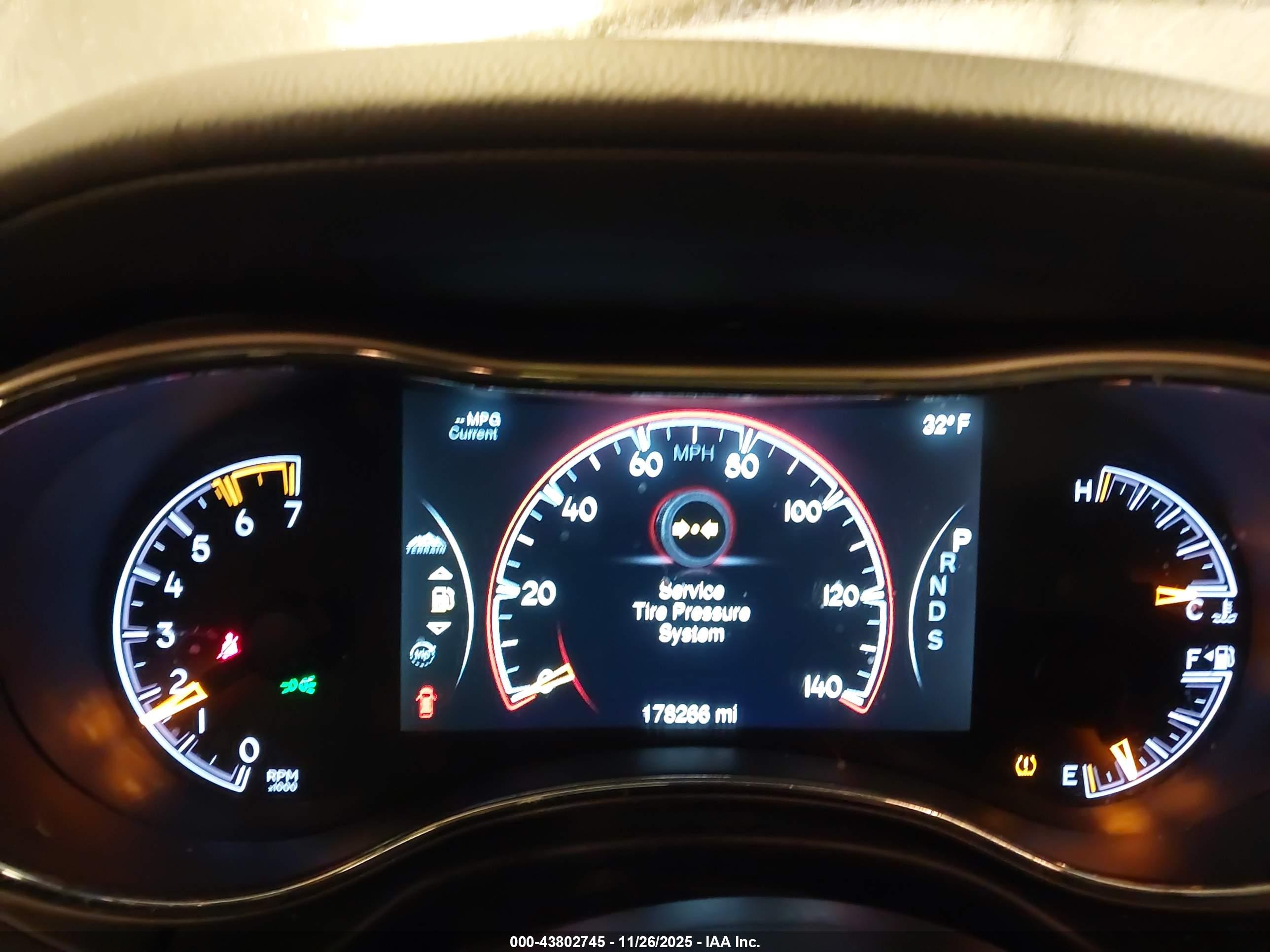 JEEP GRAND image 7