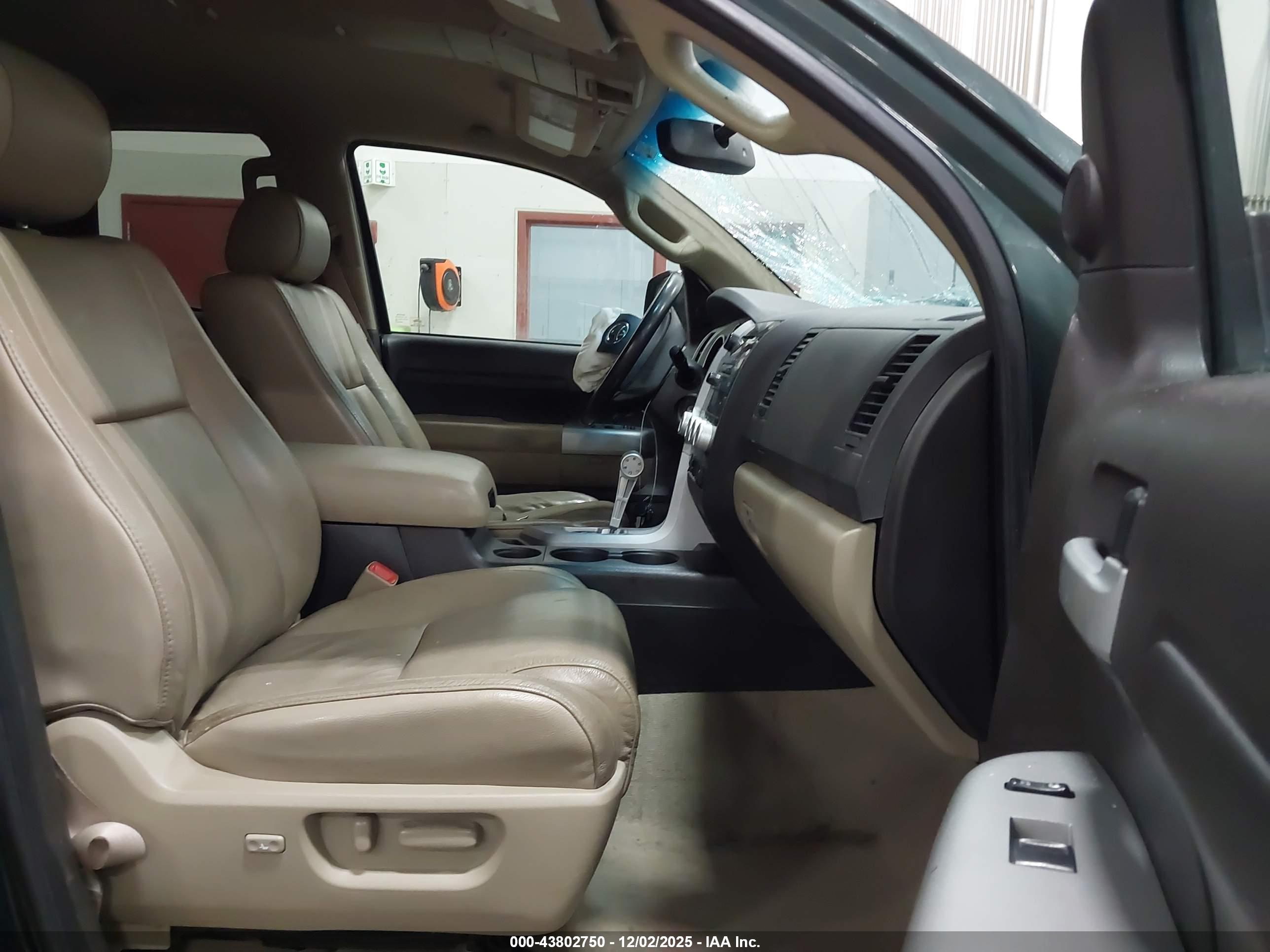 TOYOTA TUNDRA image 5