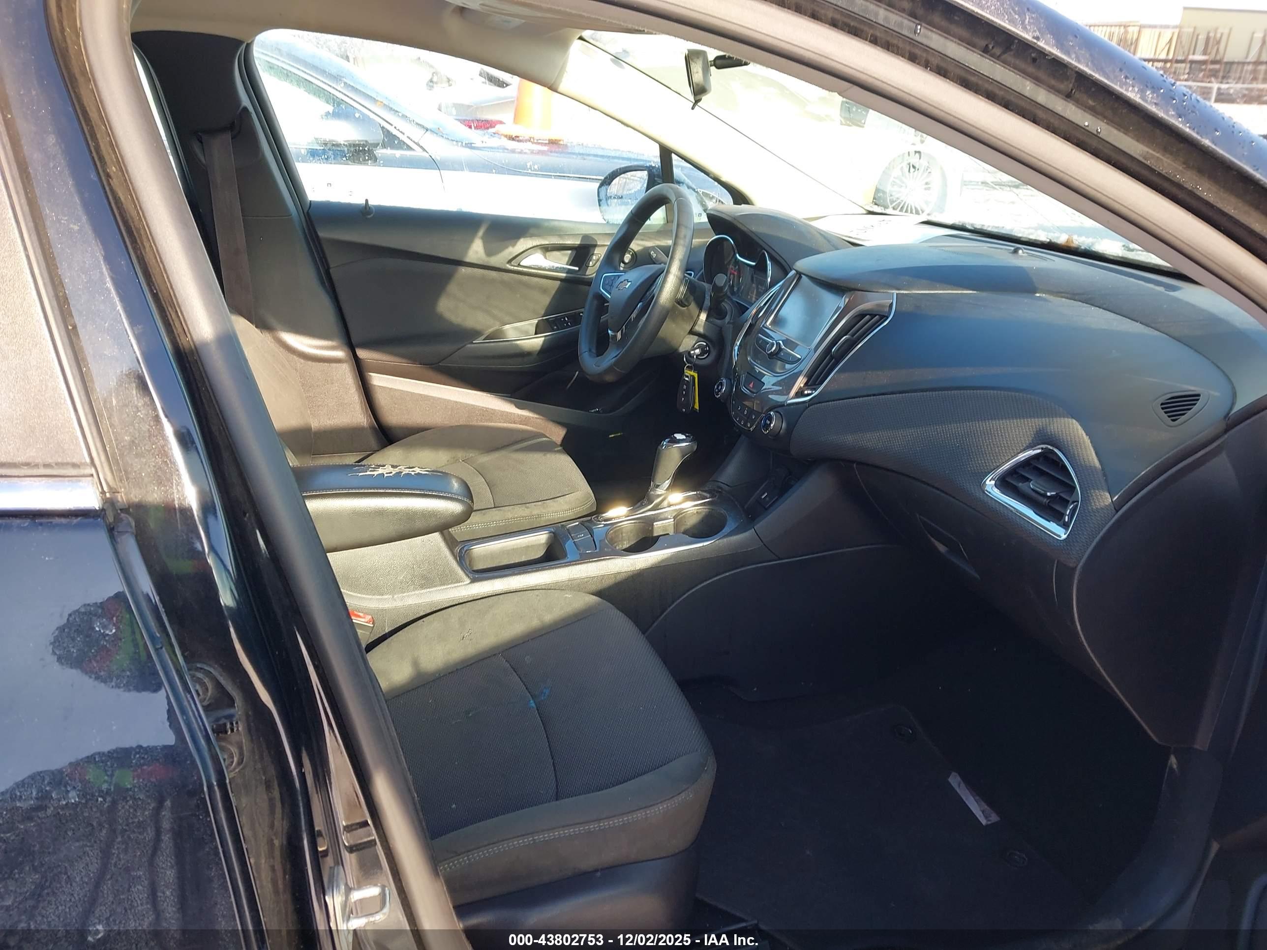 CHEVROLET CRUZE image 5