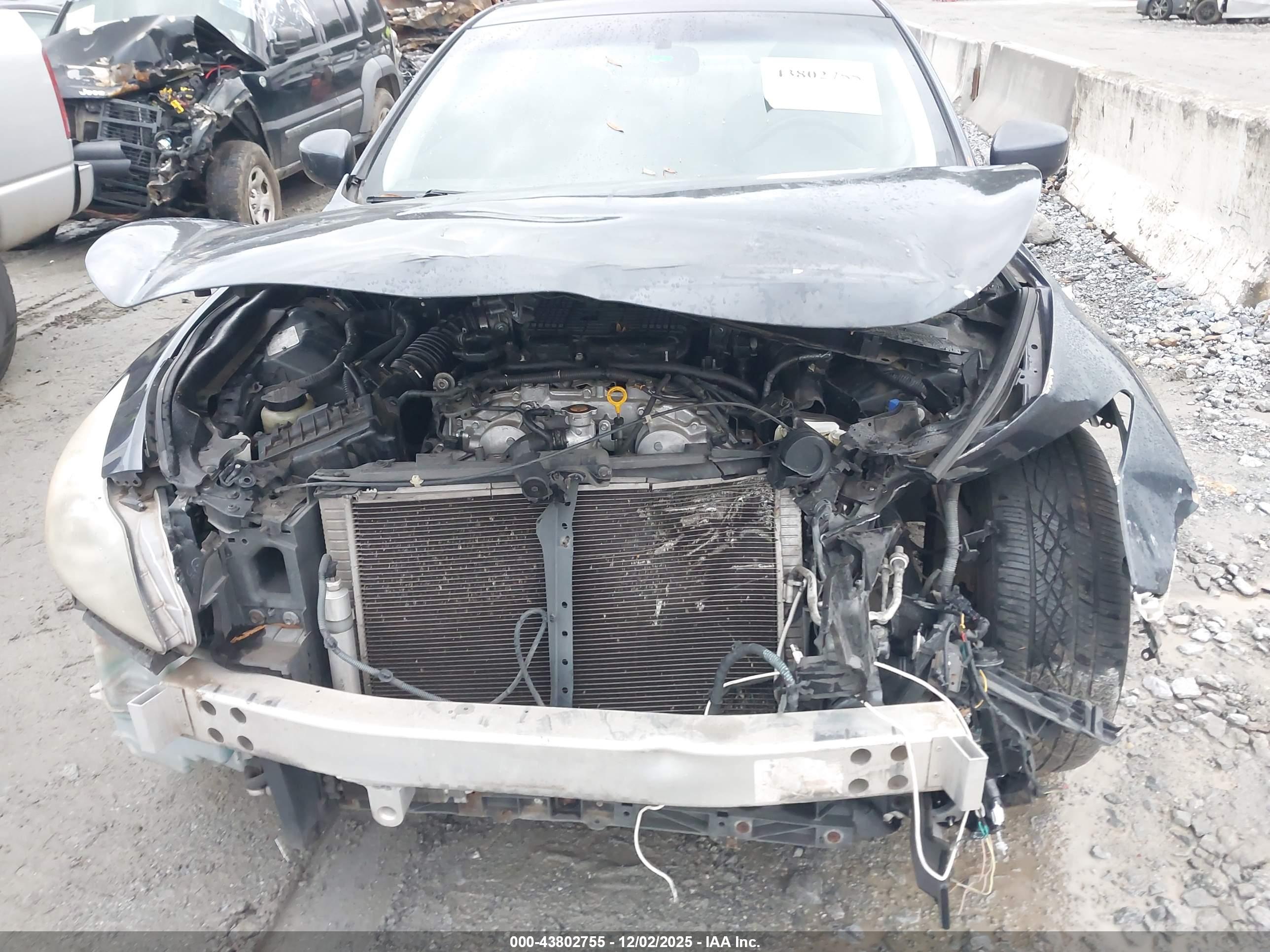 INFINITI G37 image 6
