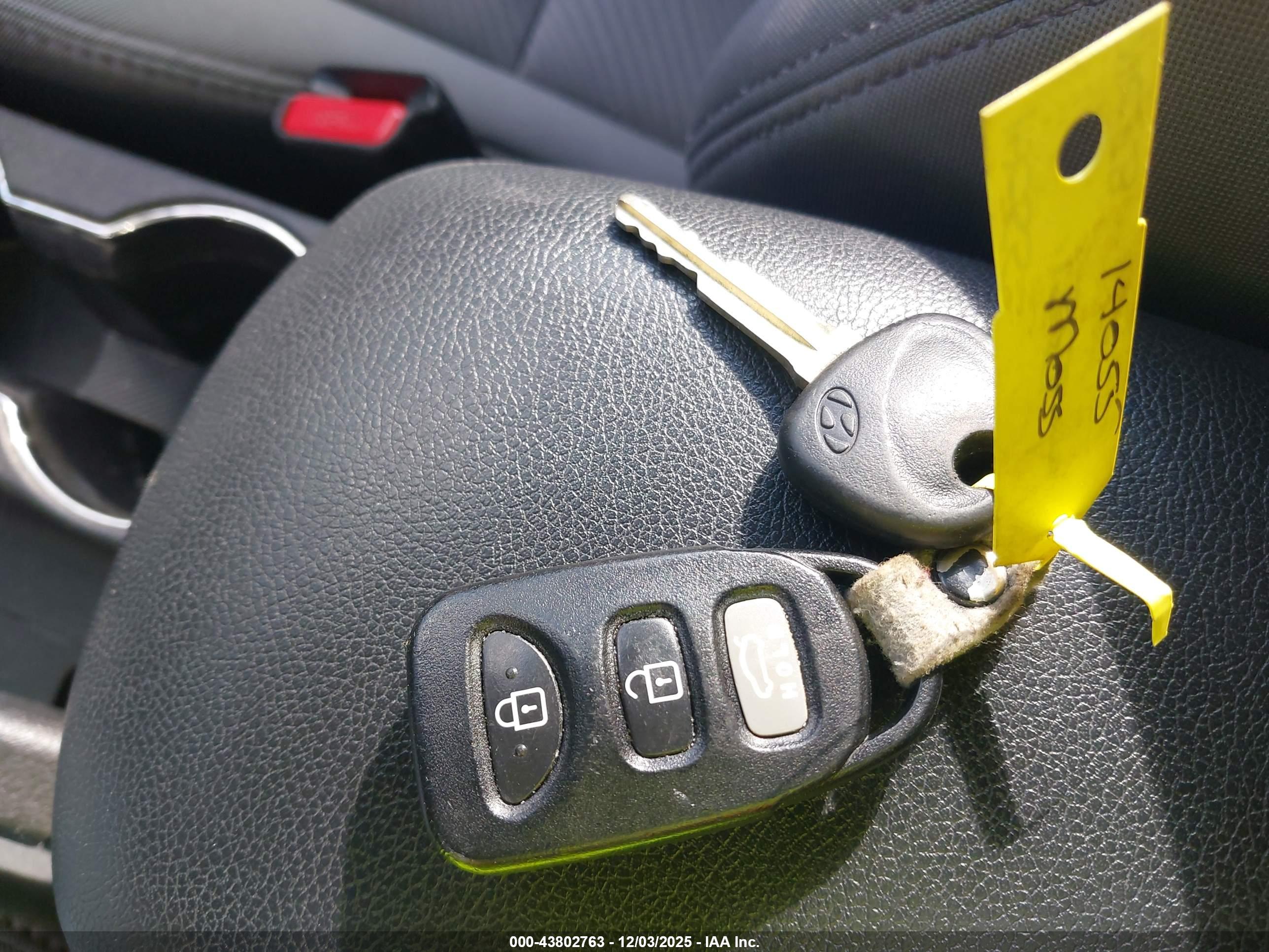 HYUNDAI ELANTRA image 11
