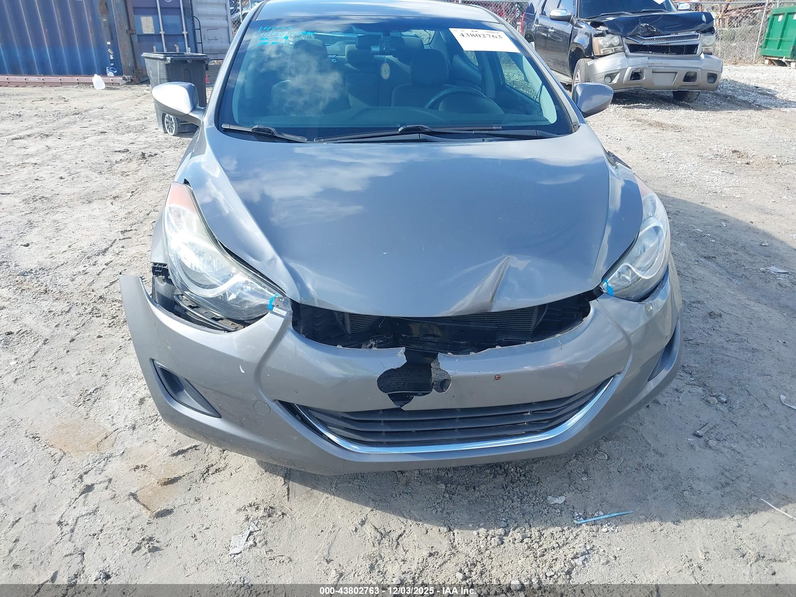 HYUNDAI ELANTRA image 6