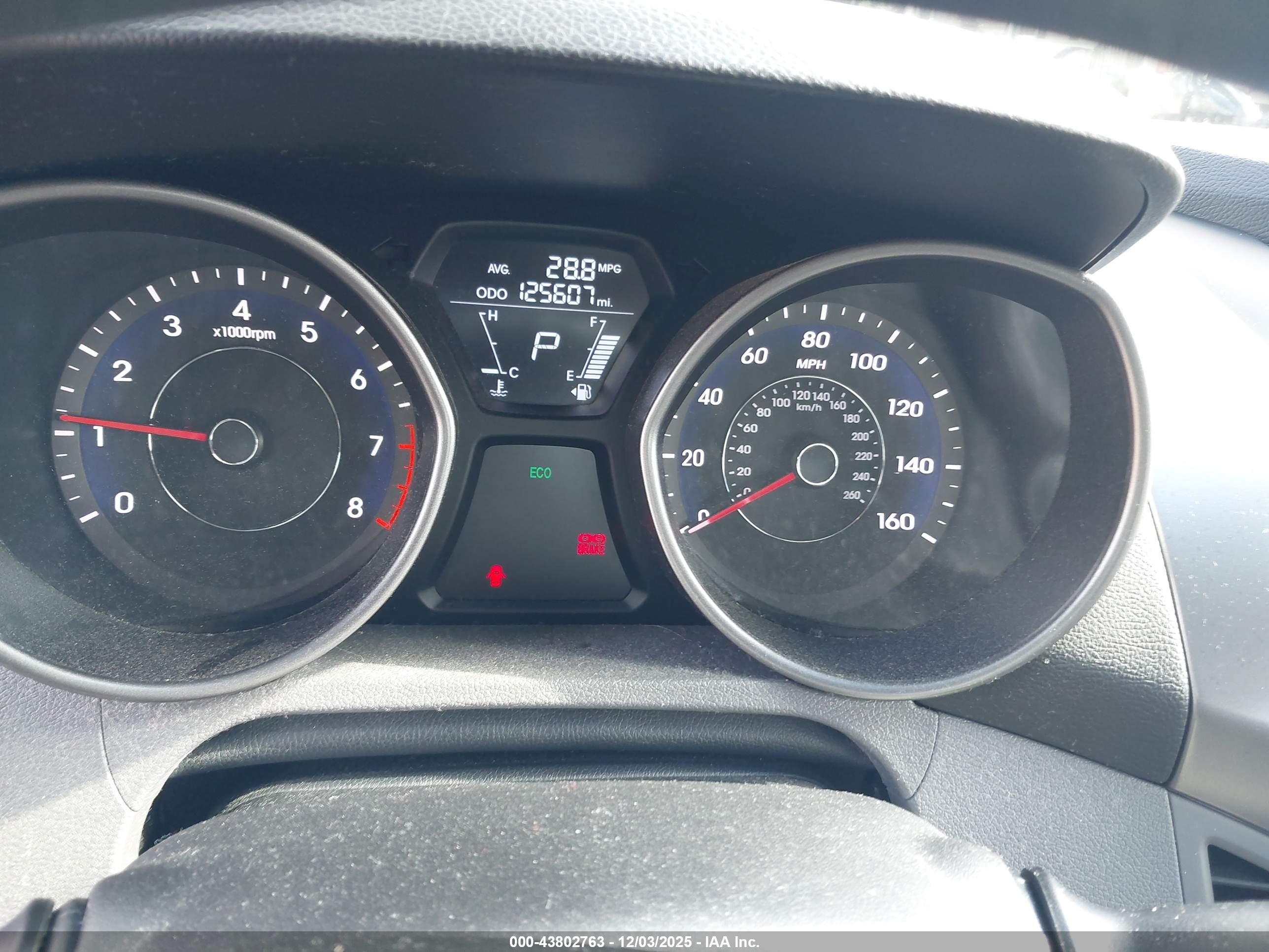 HYUNDAI ELANTRA image 7