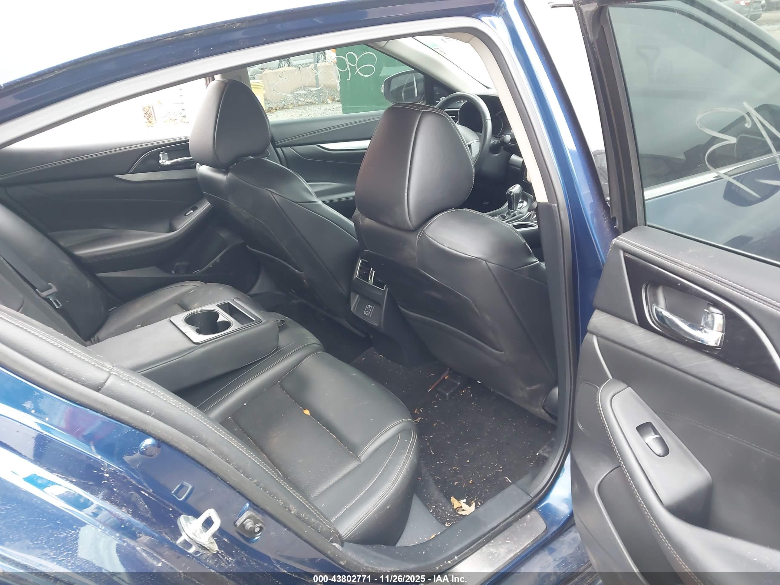 NISSAN MAXIMA image 8