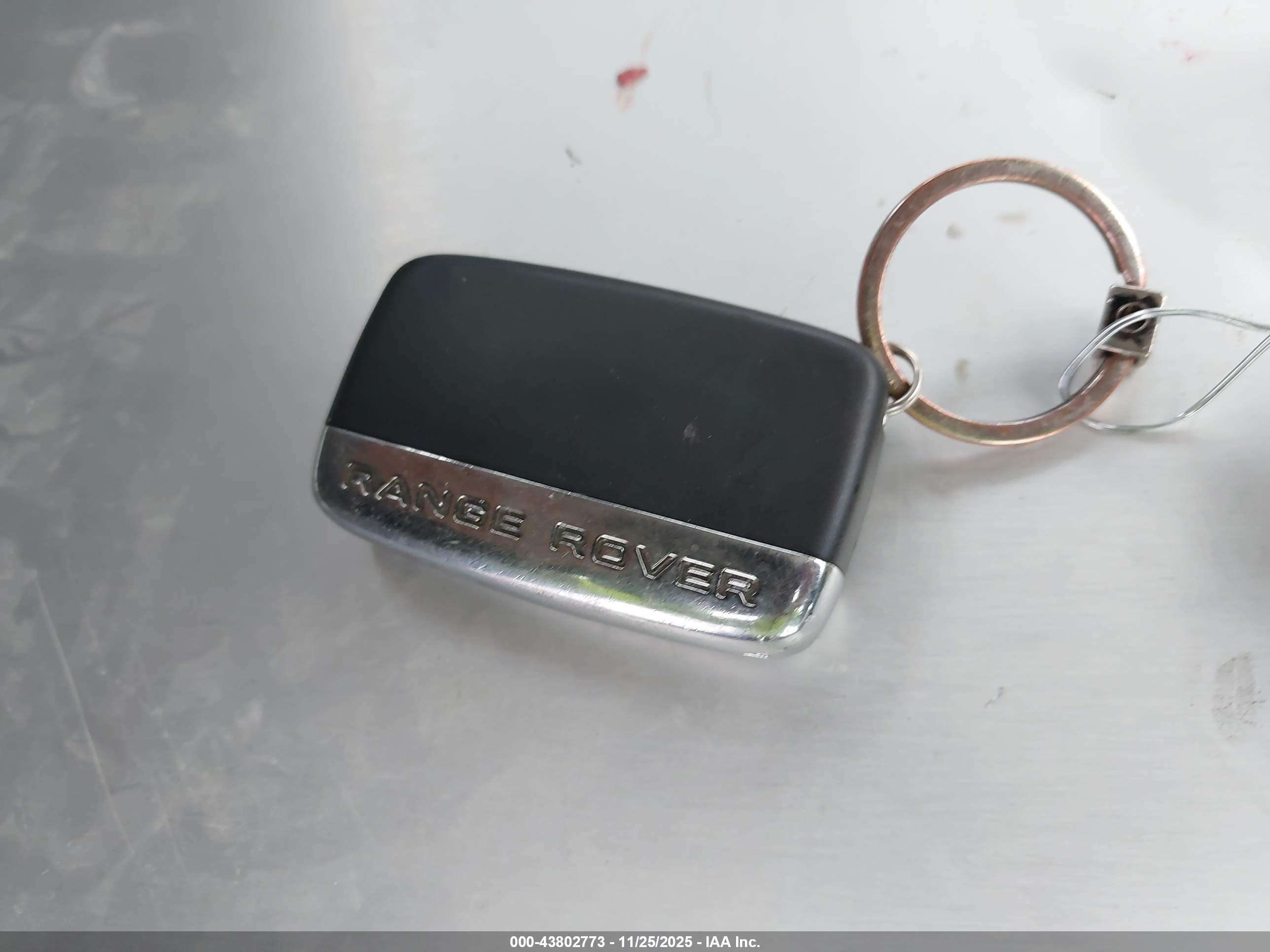 LAND ROVER image 11