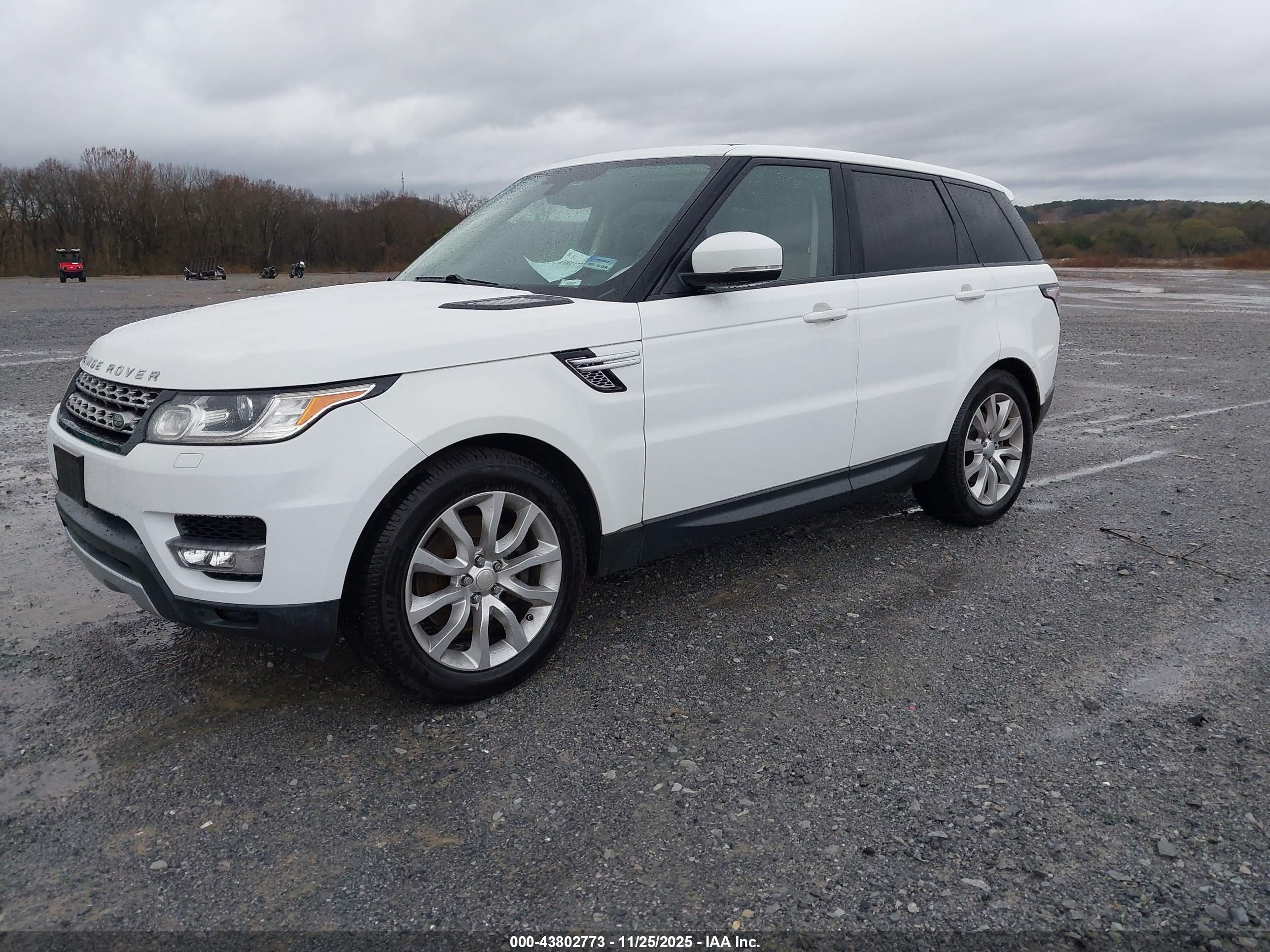 LAND ROVER image 2