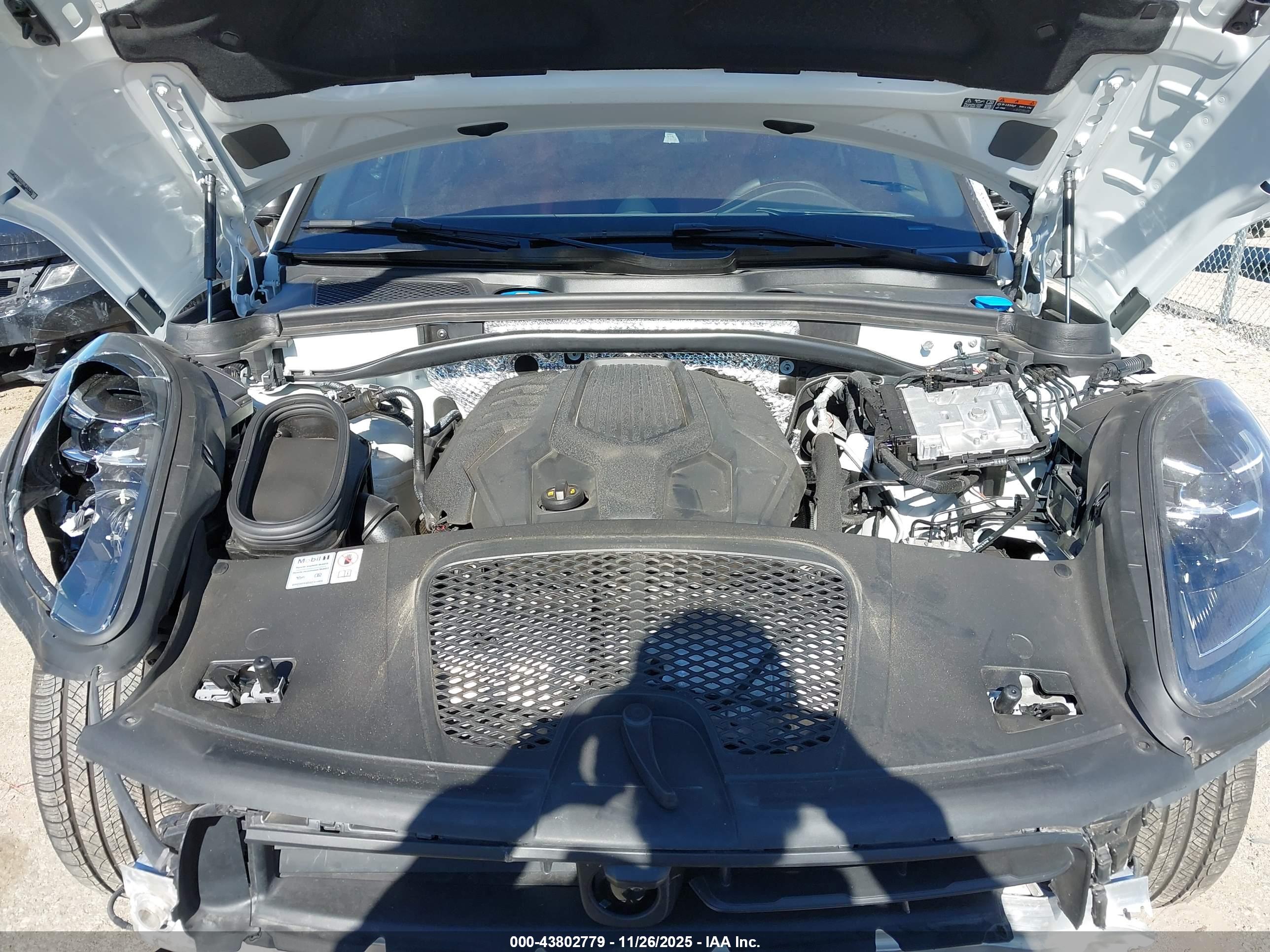 PORSCHE MACAN image 10