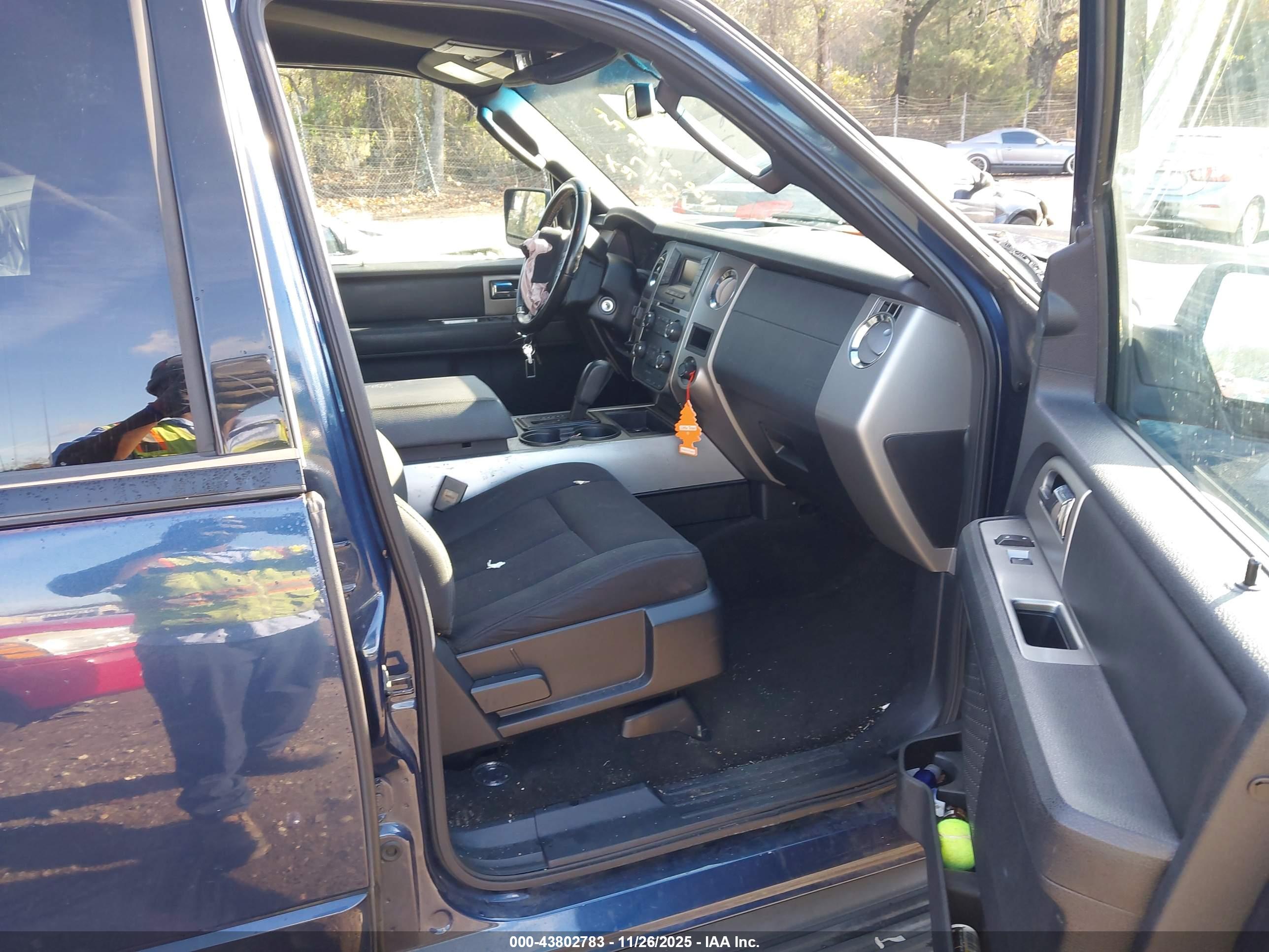 FORD EXPEDITION image 5